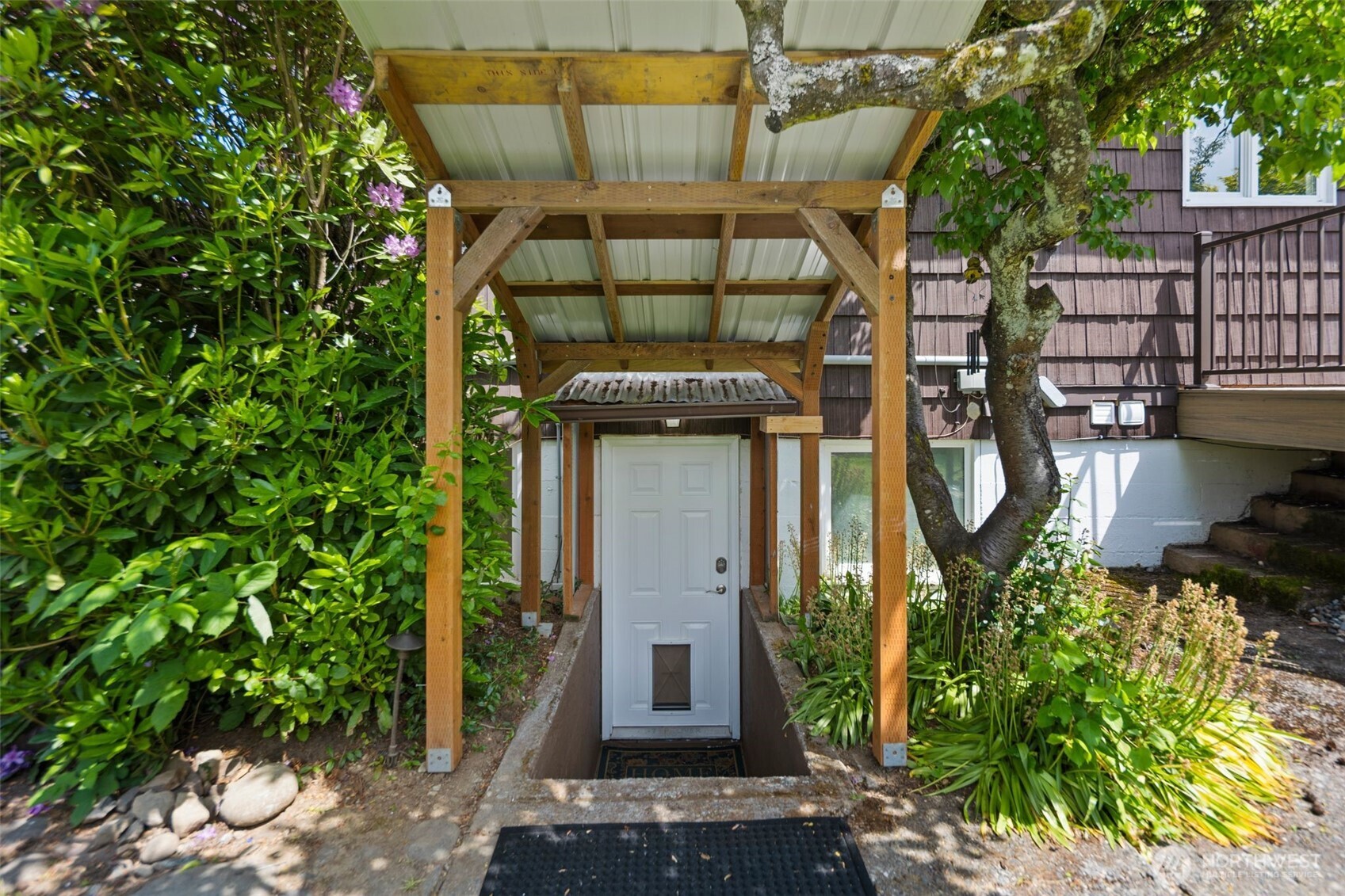 19027 37th Avenue S