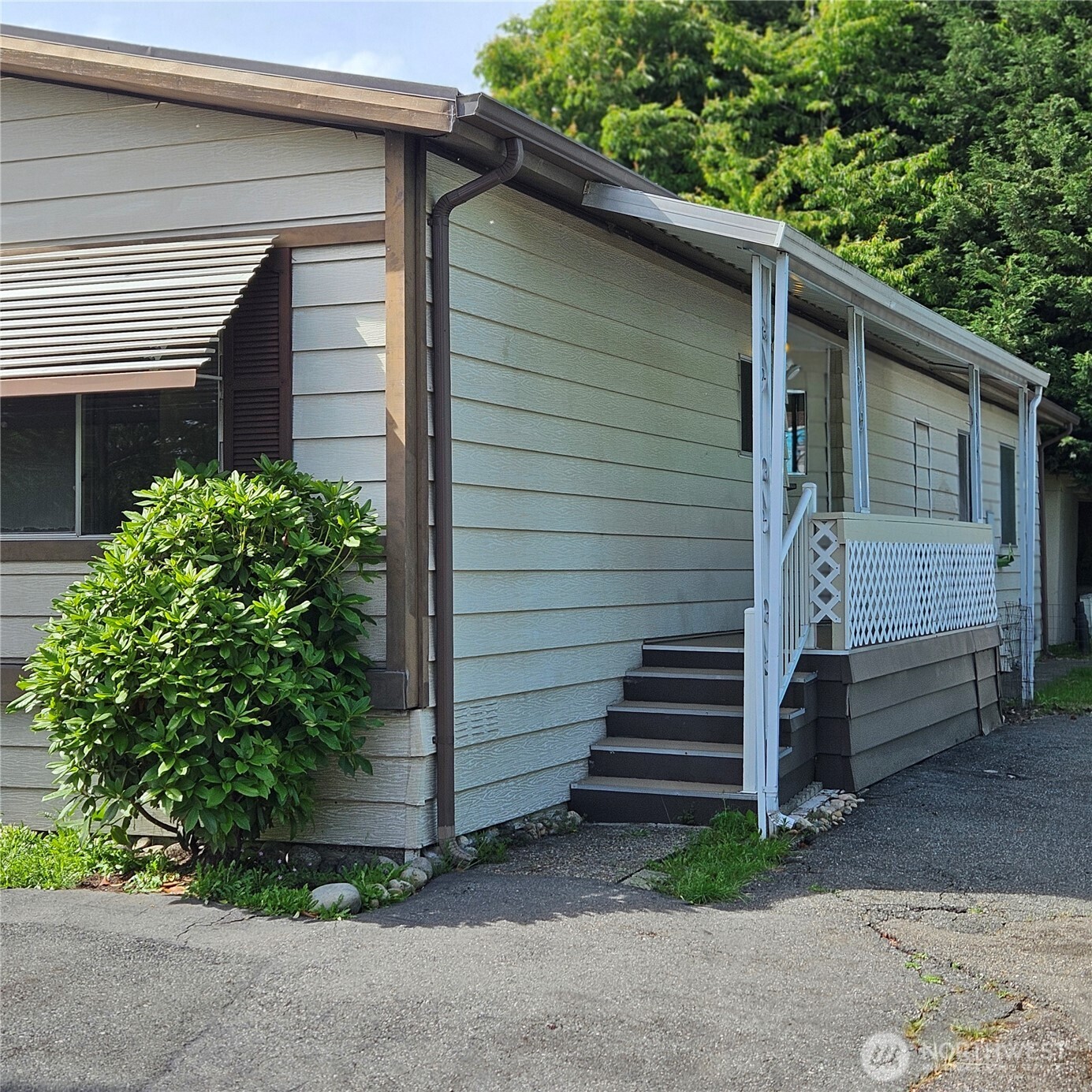 7031 NE 175th Street Unit: 20