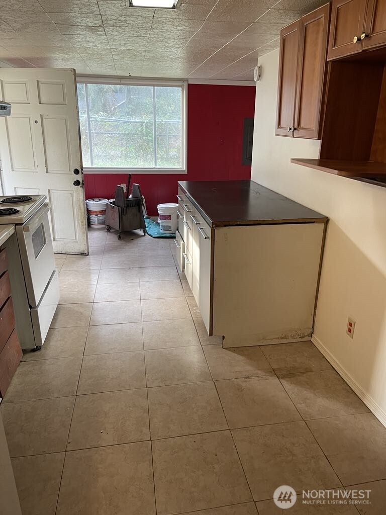 27 SW 102 Street