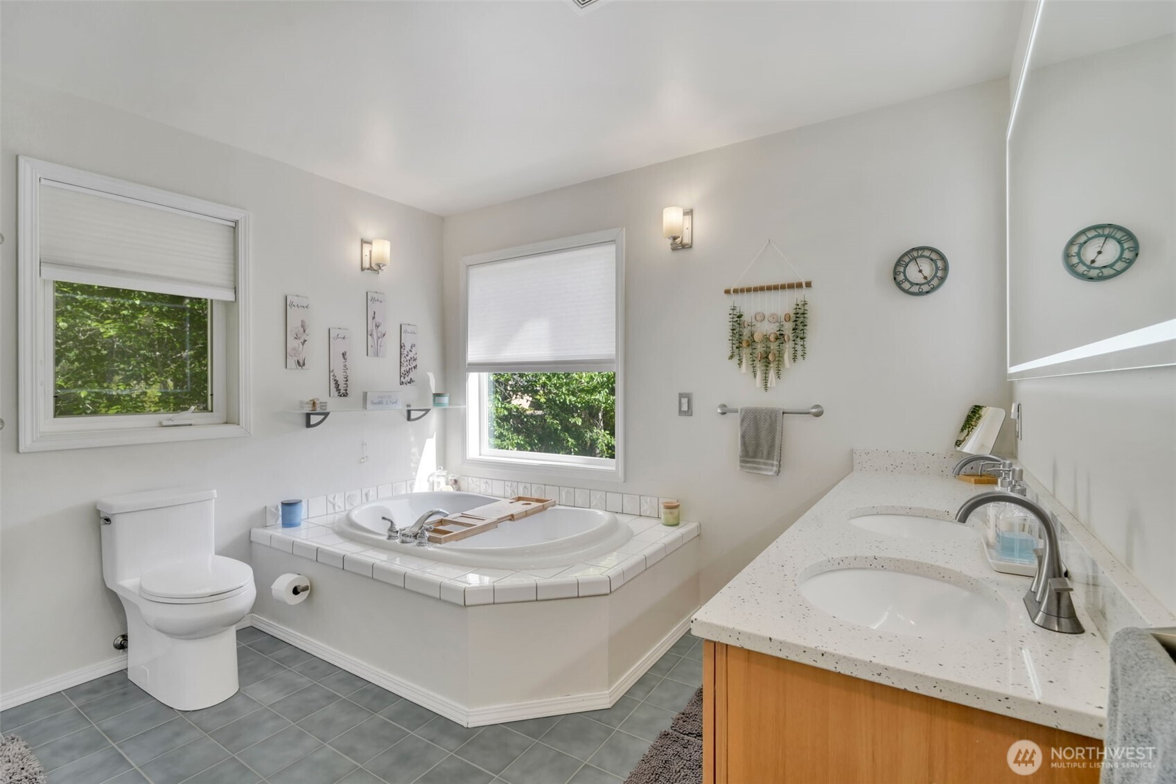 521 E Enchantment Drive
