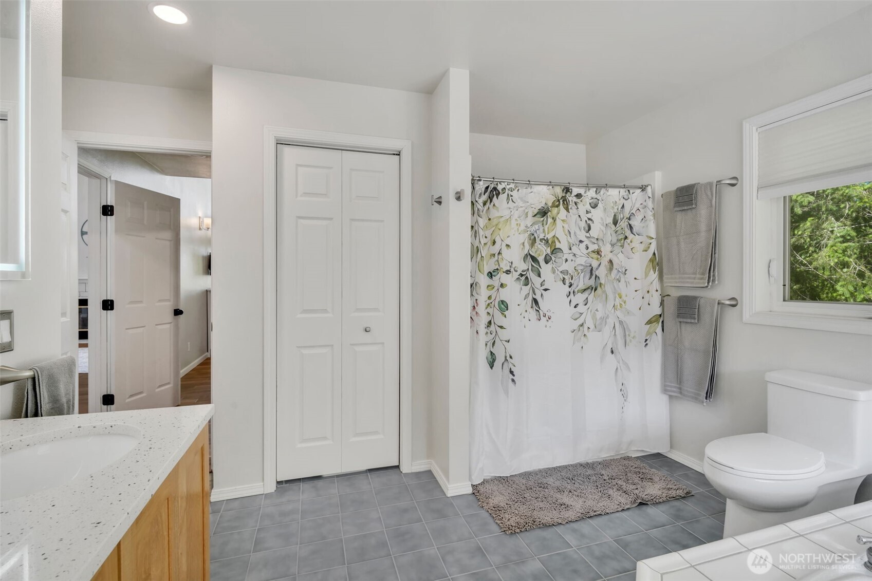 521 E Enchantment Drive