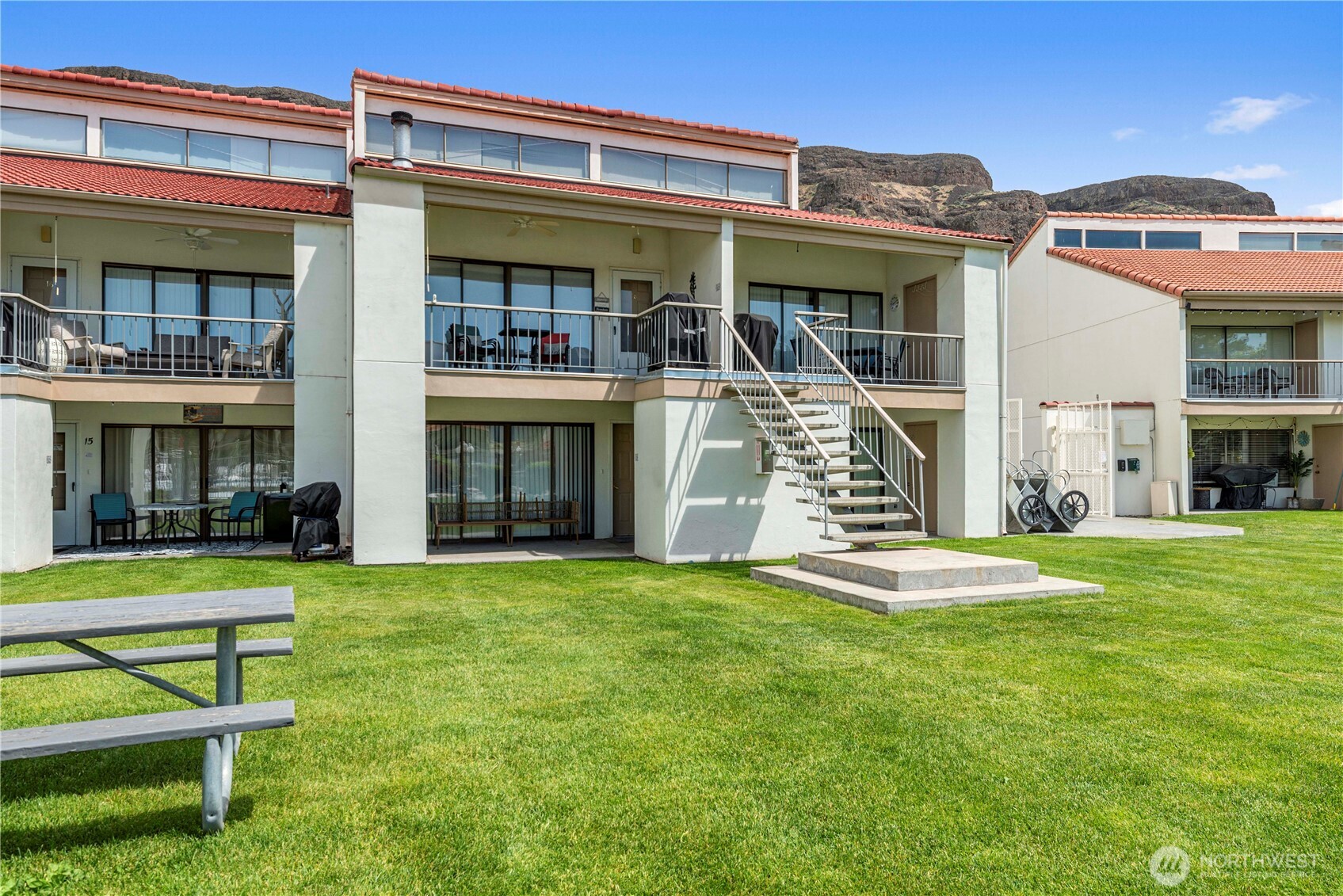 8903 Crescent Bar Road NW Unit: 18