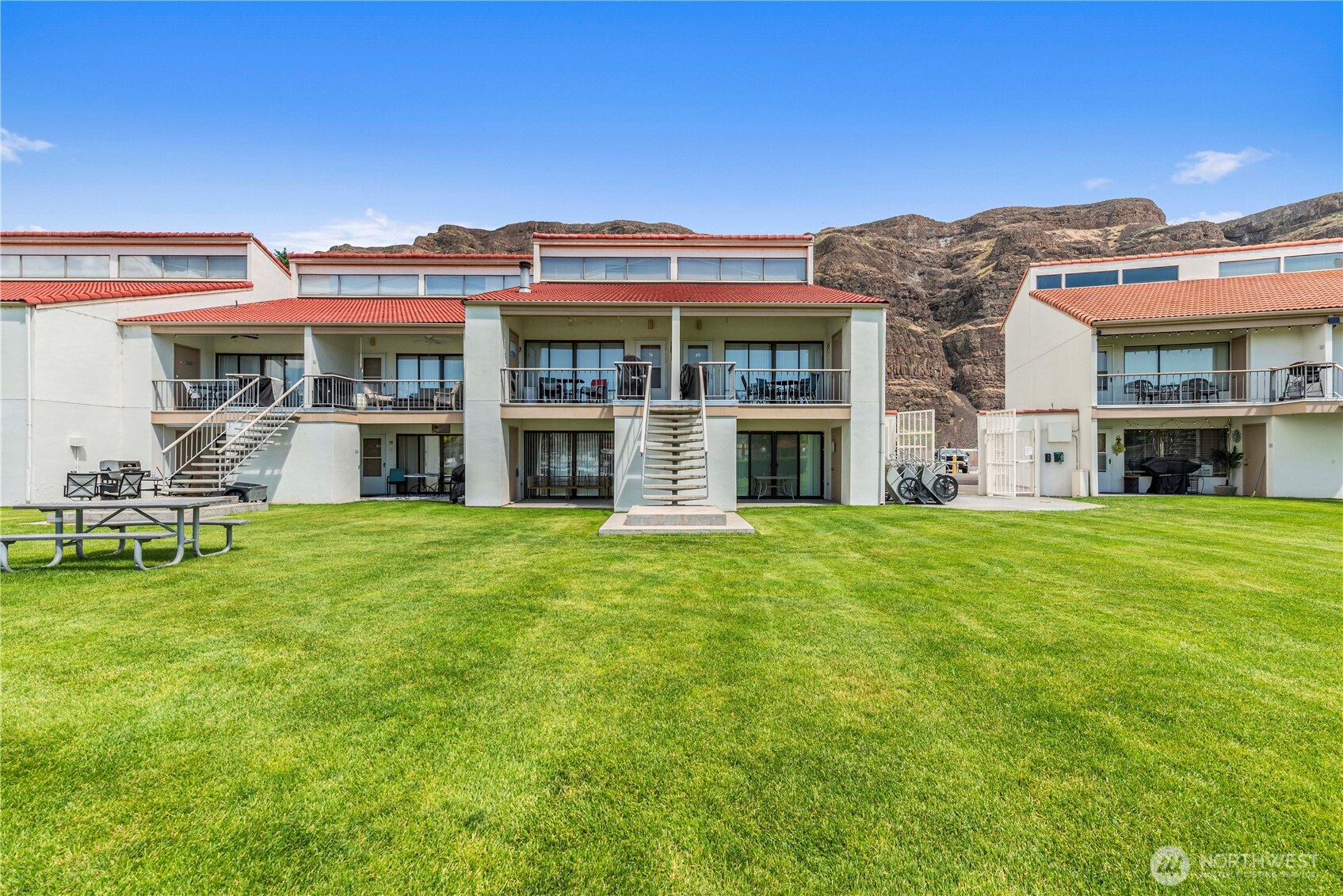 8903 Crescent Bar Road NW Unit: 18