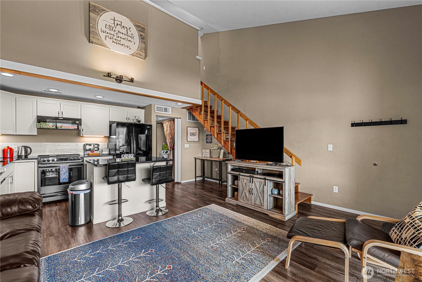 8903 Crescent Bar Road NW Unit: 18