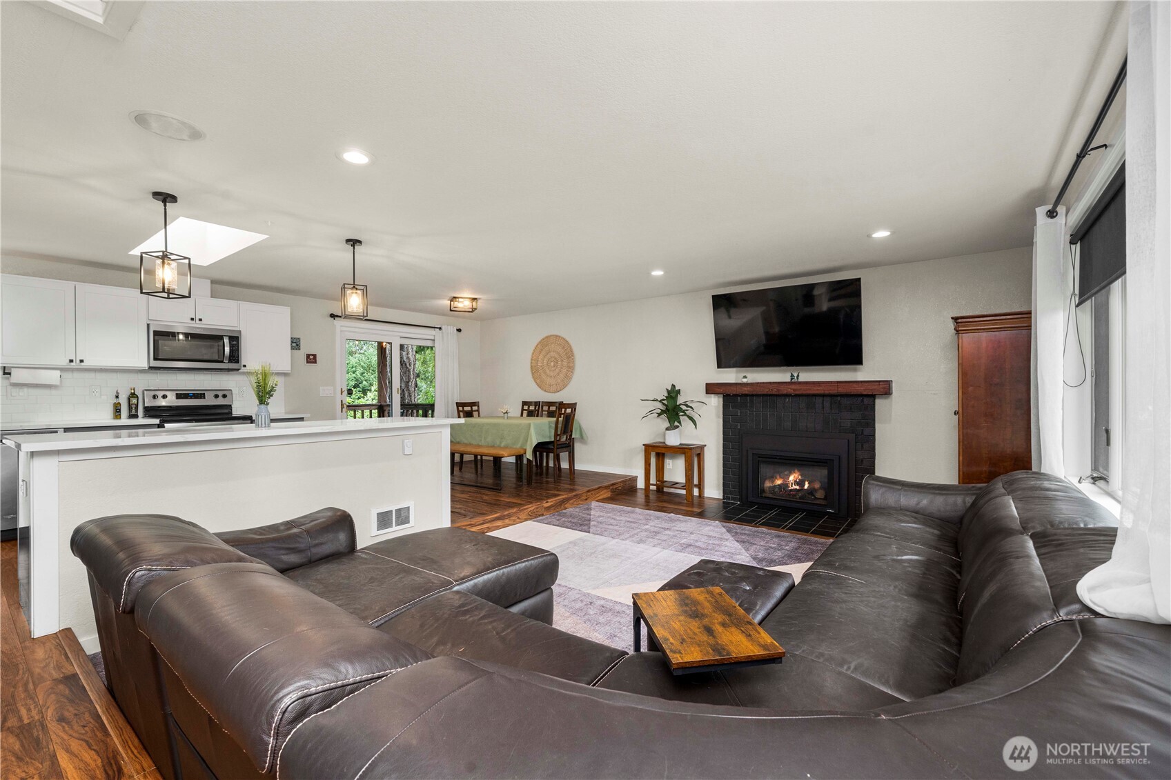 12415 Edgemere Drive SW