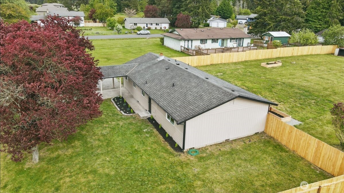 40 E Robert Place
