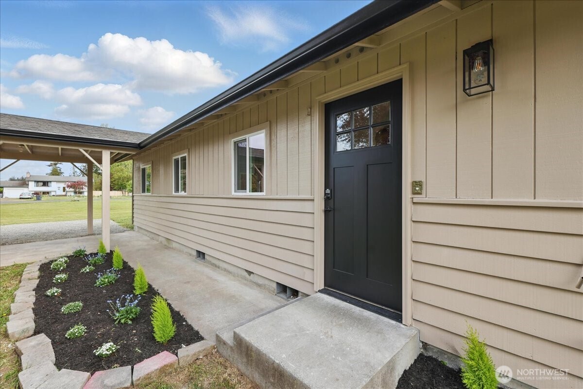 40 E Robert Place