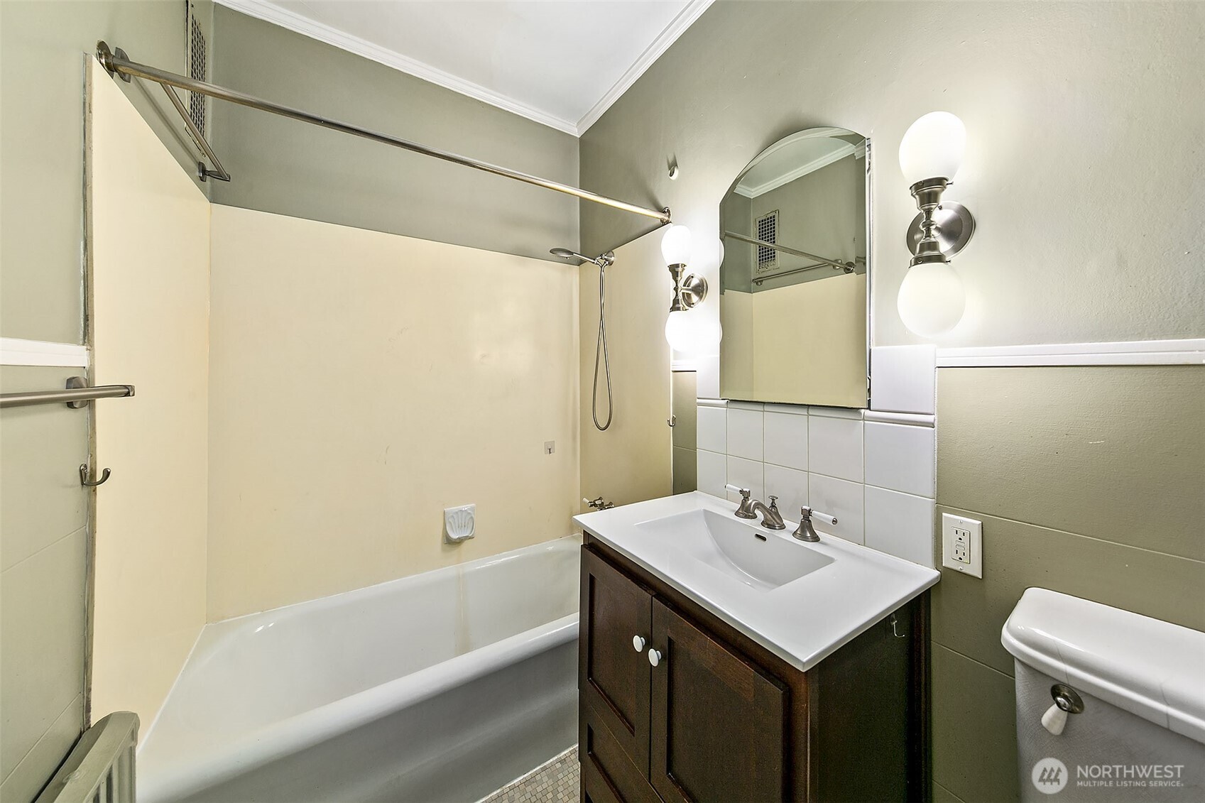 1902 Bigelow Avenue N Unit: 301