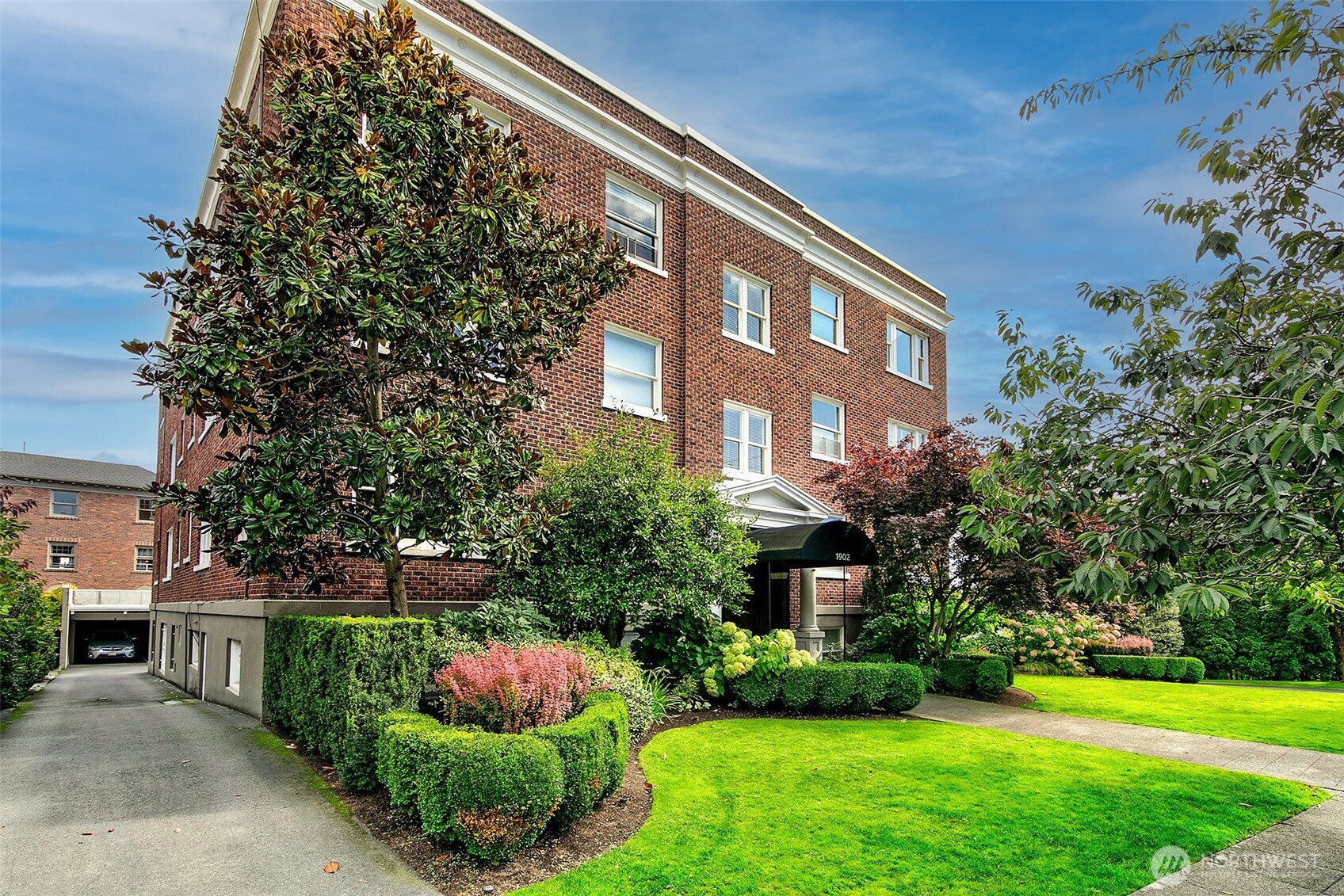 1902 Bigelow Avenue N Unit: 301
