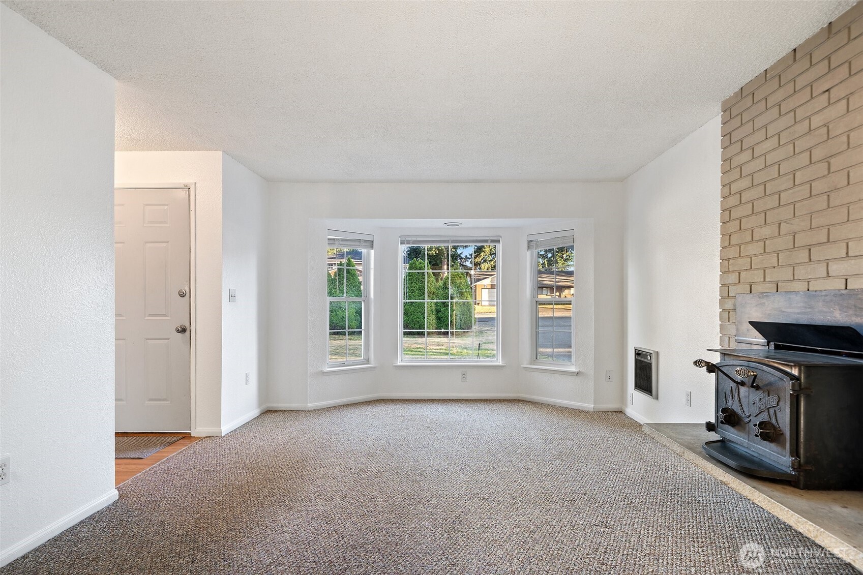 111 113 175th Street S