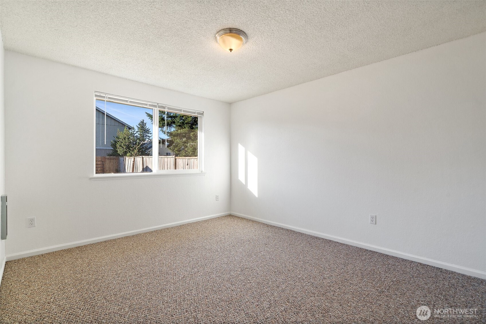 111 113 175th Street S
