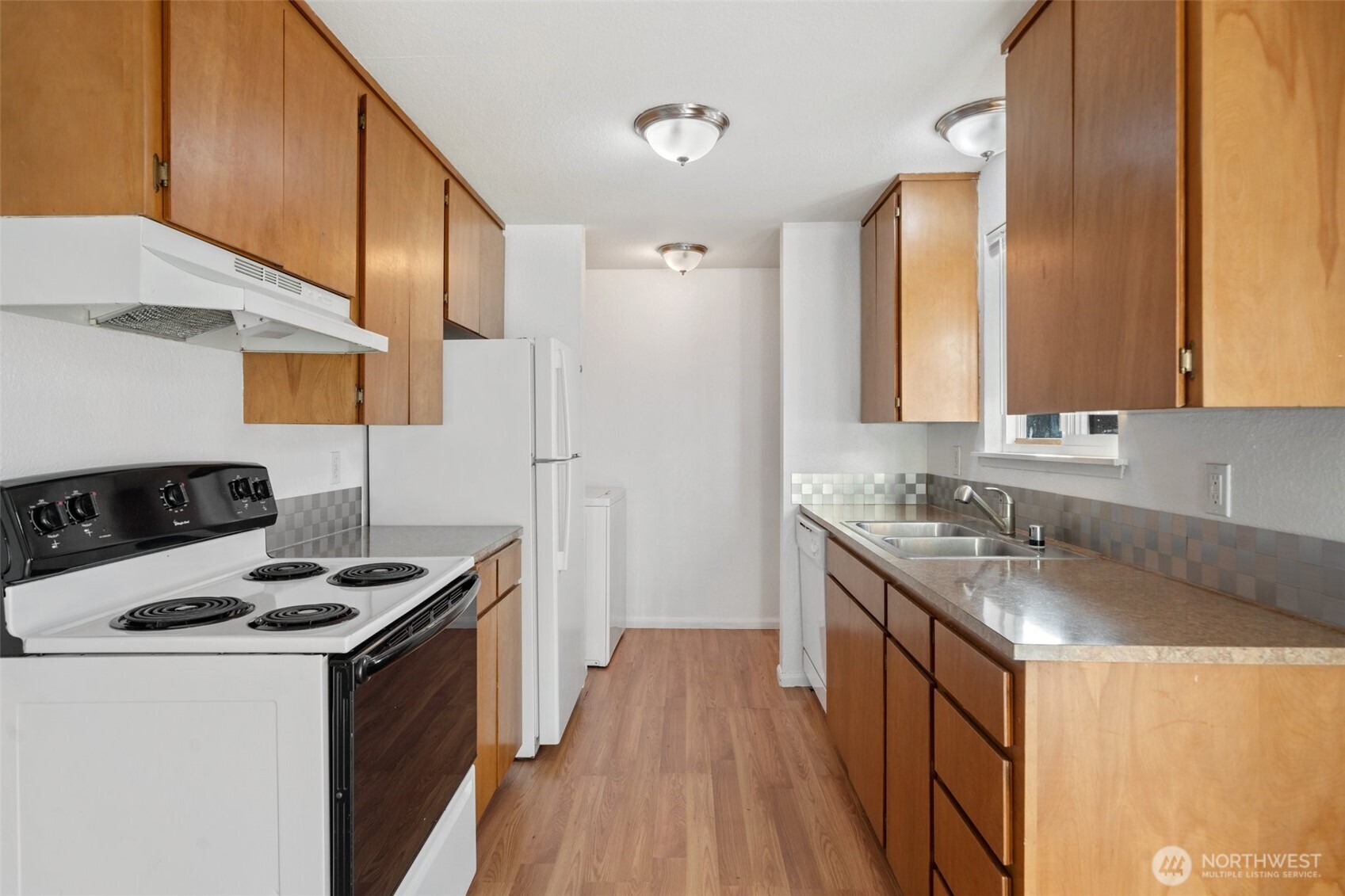 111 113 175th Street S