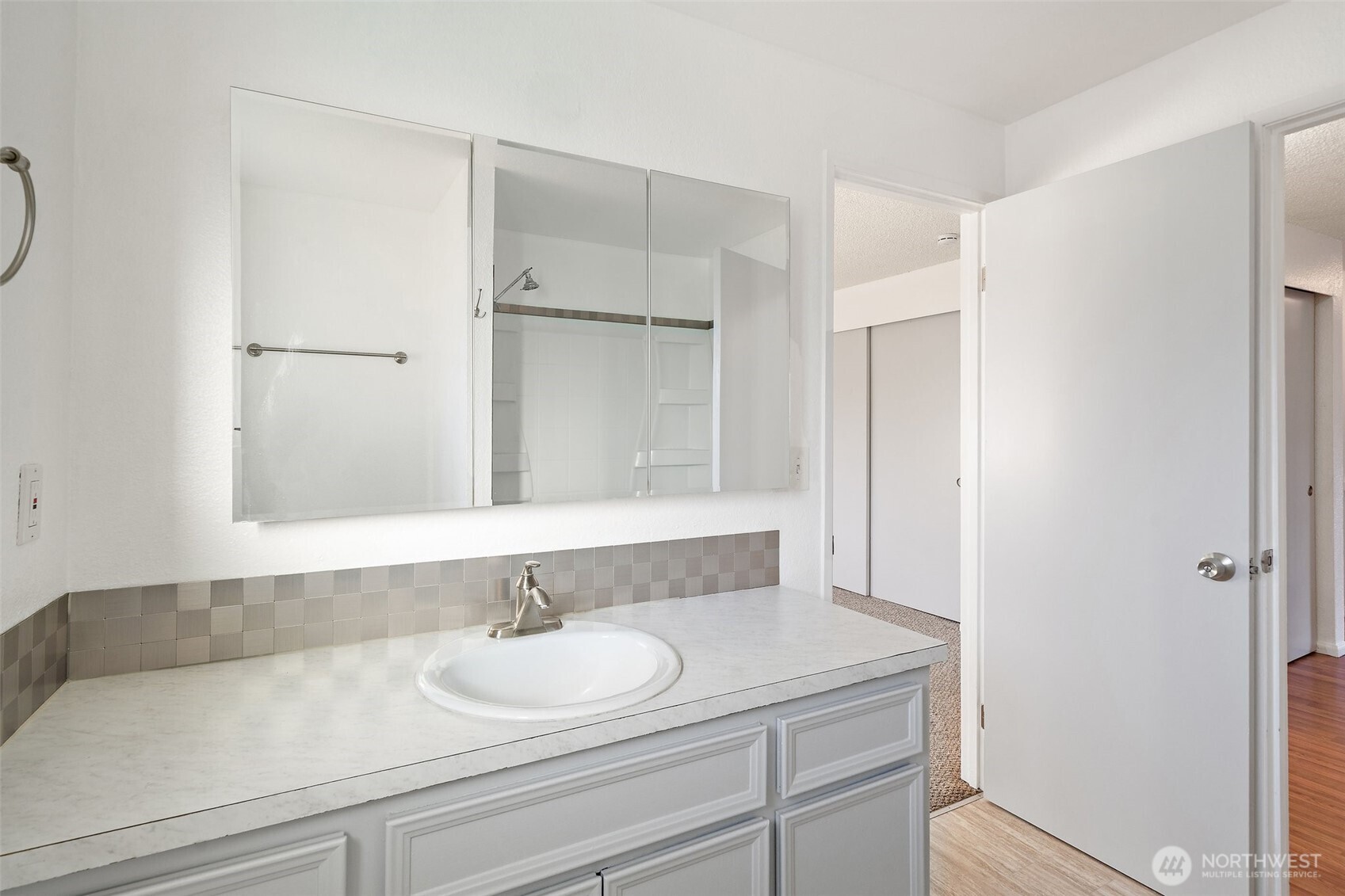111 113 175th Street S