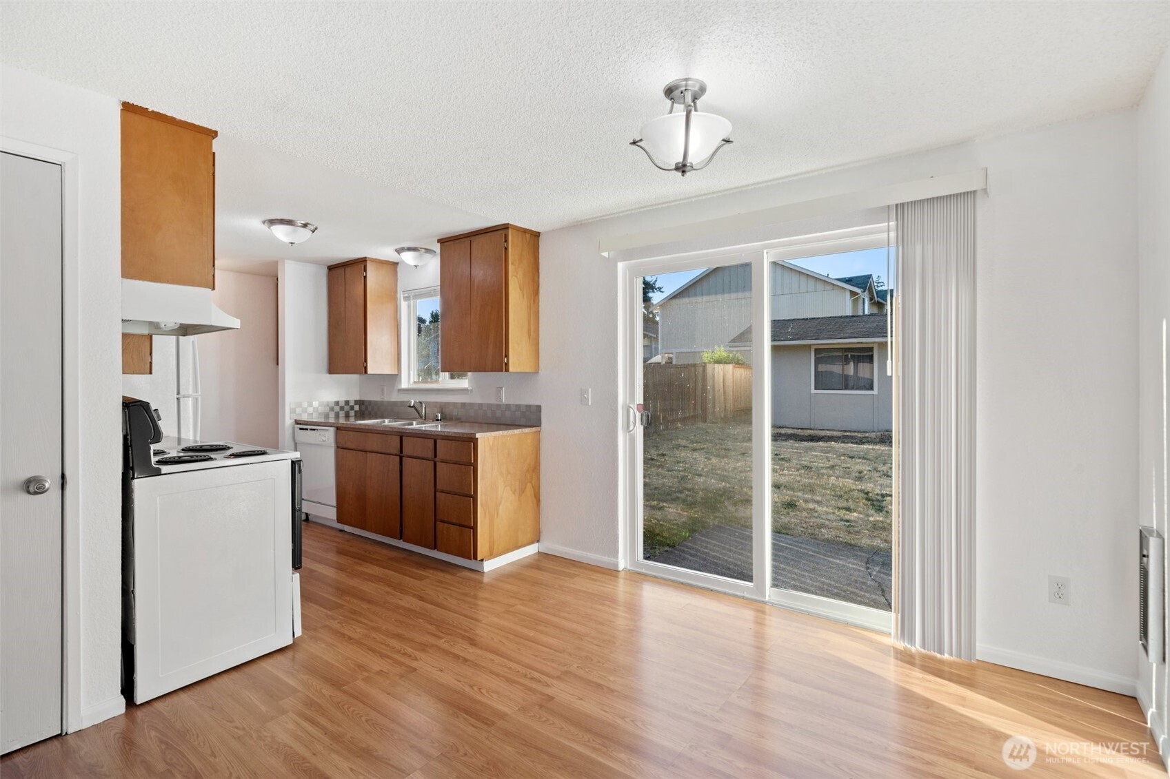 111 113 175th Street S