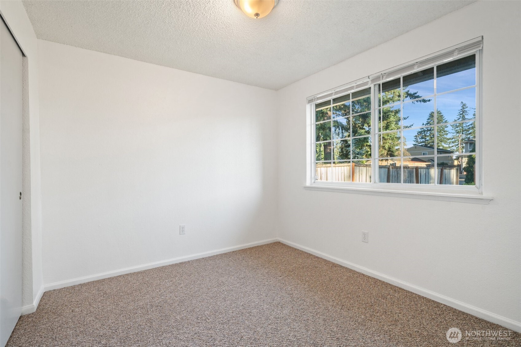 111 113 175th Street S