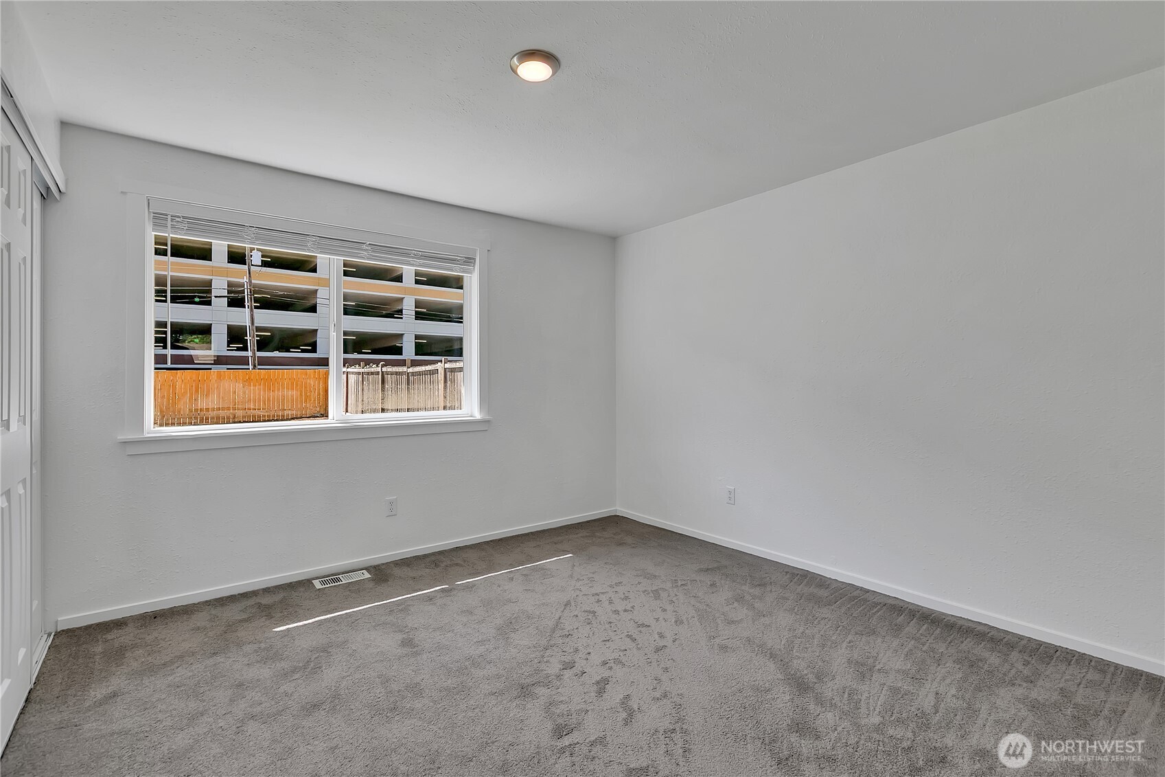 2015 Dogwood Drive SE