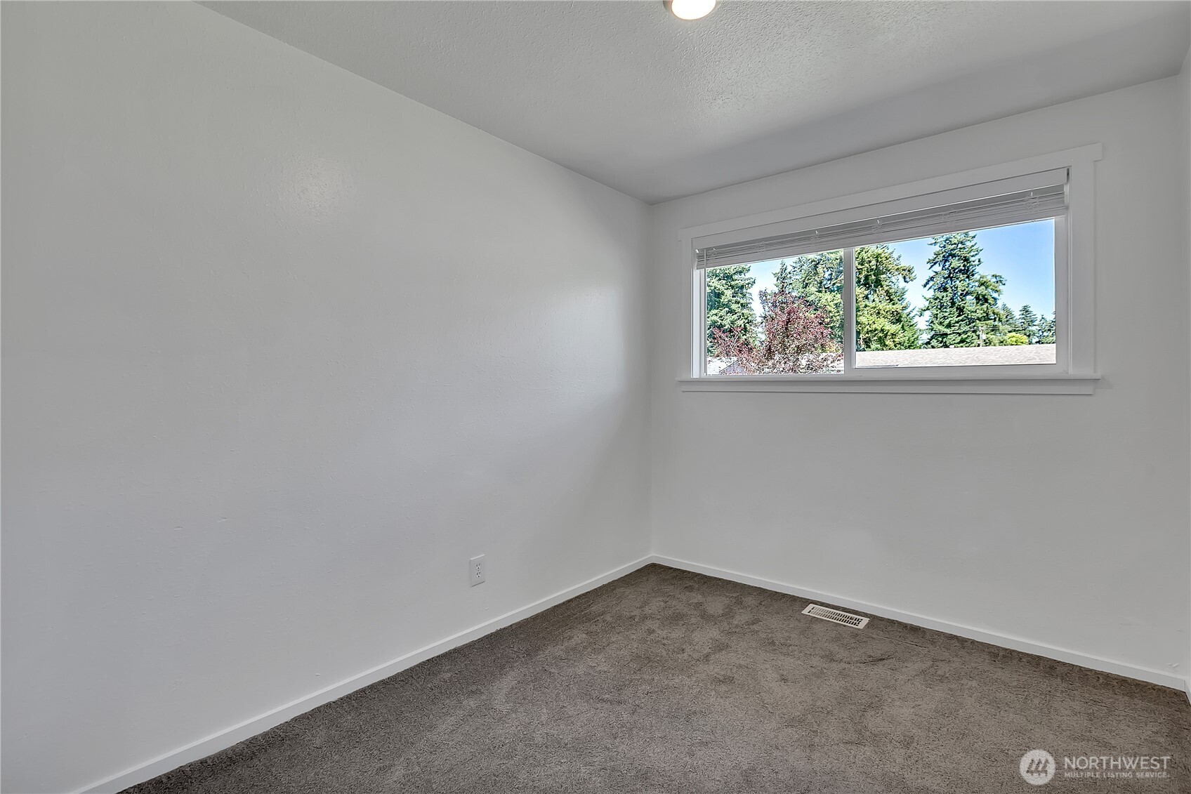 2015 Dogwood Drive SE