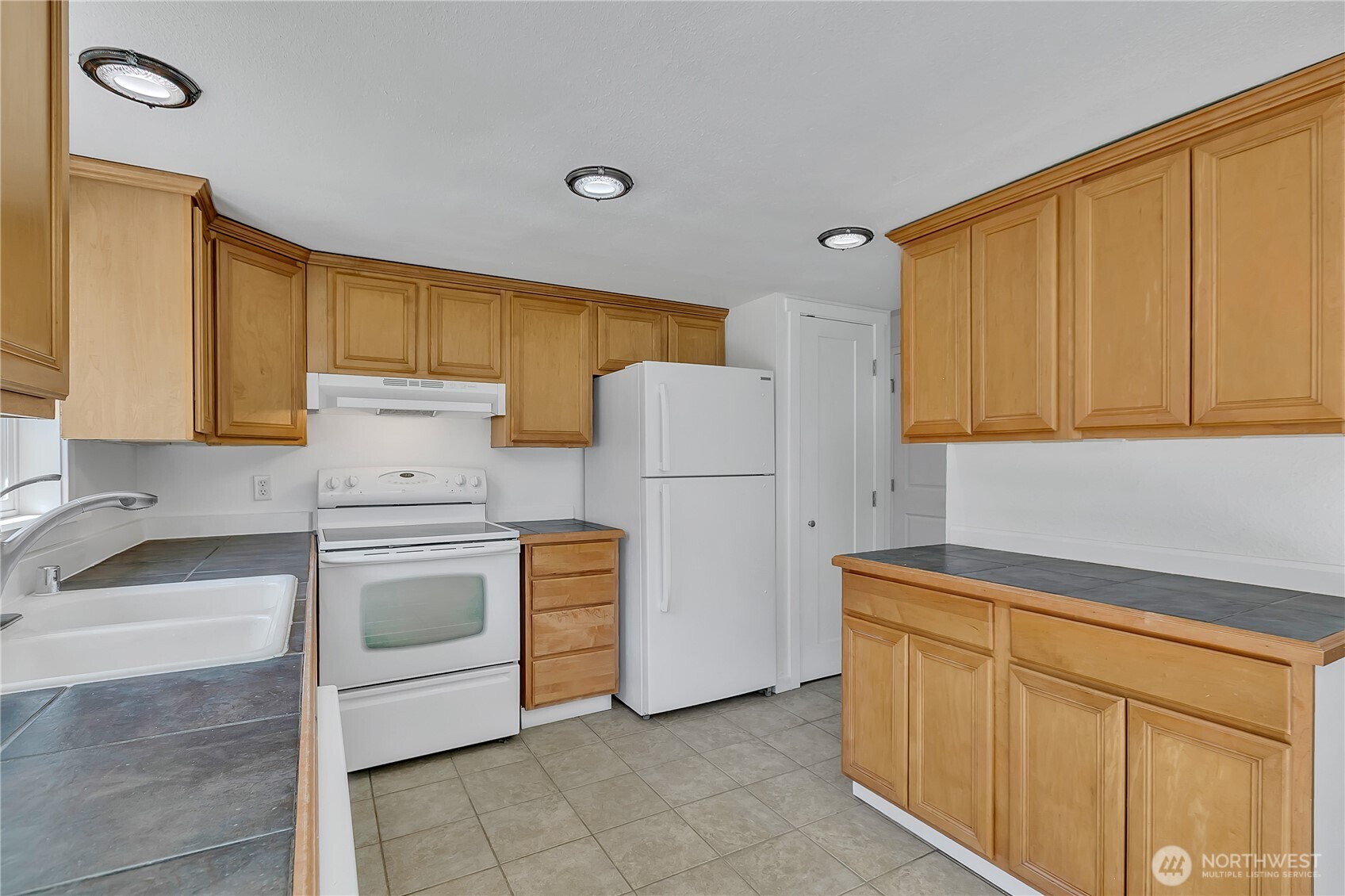 2015 Dogwood Drive SE