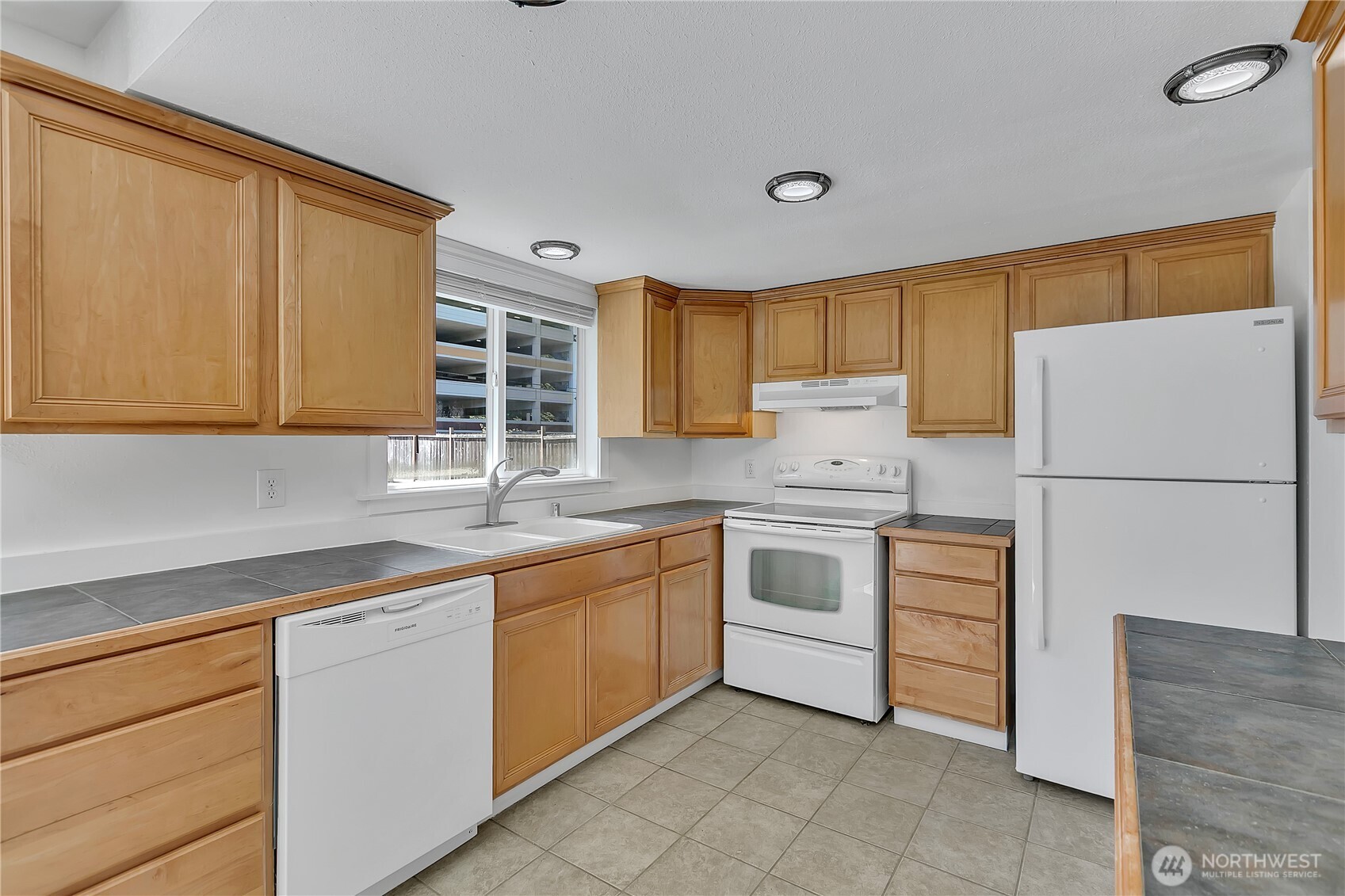 2015 Dogwood Drive SE