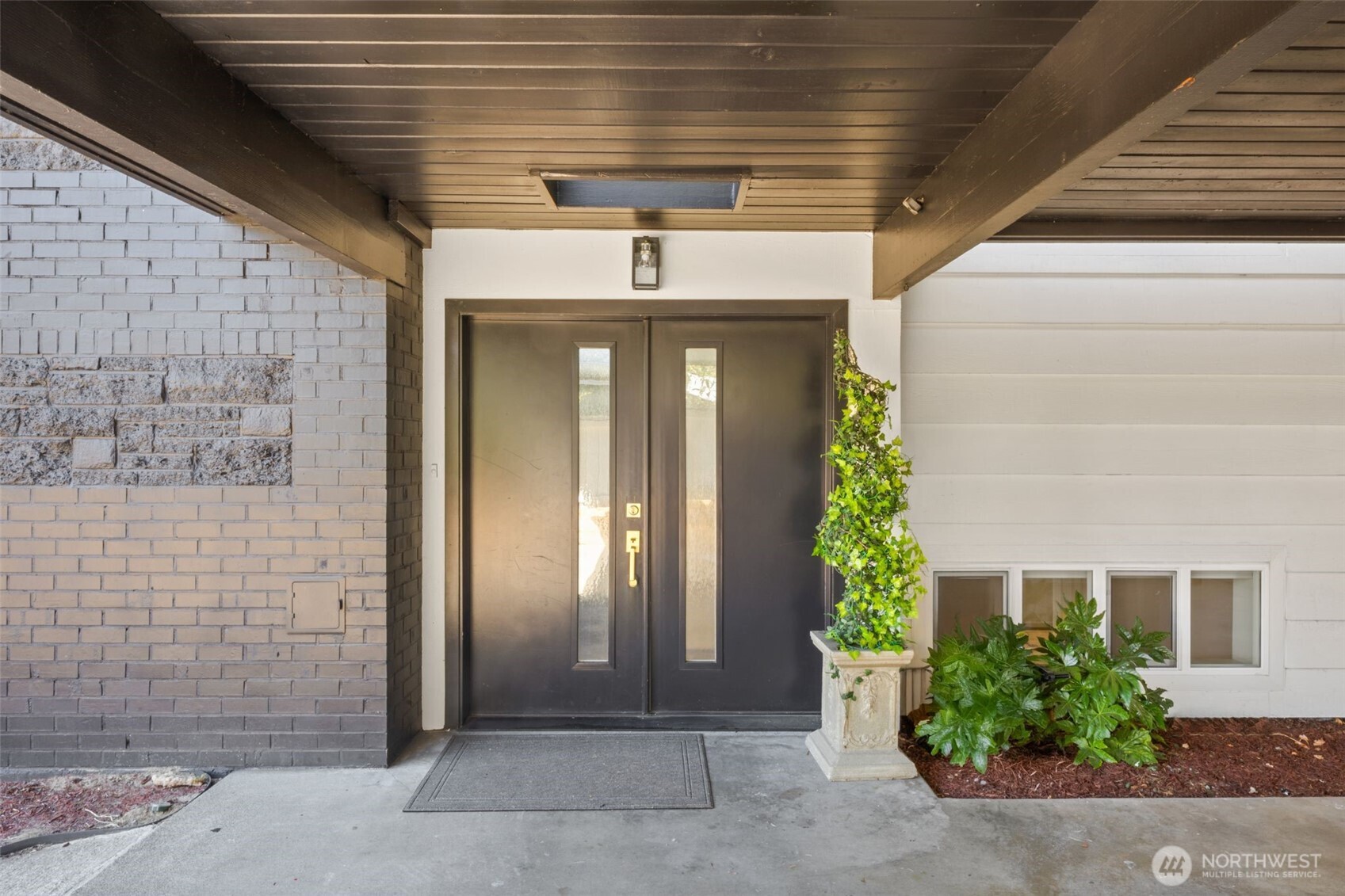 422 S 168th Street