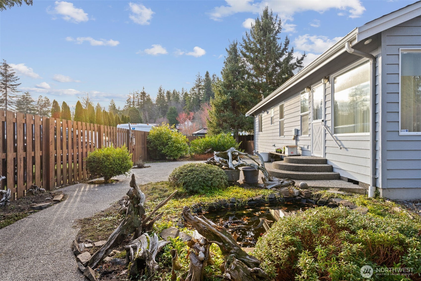 601 Williams Court W