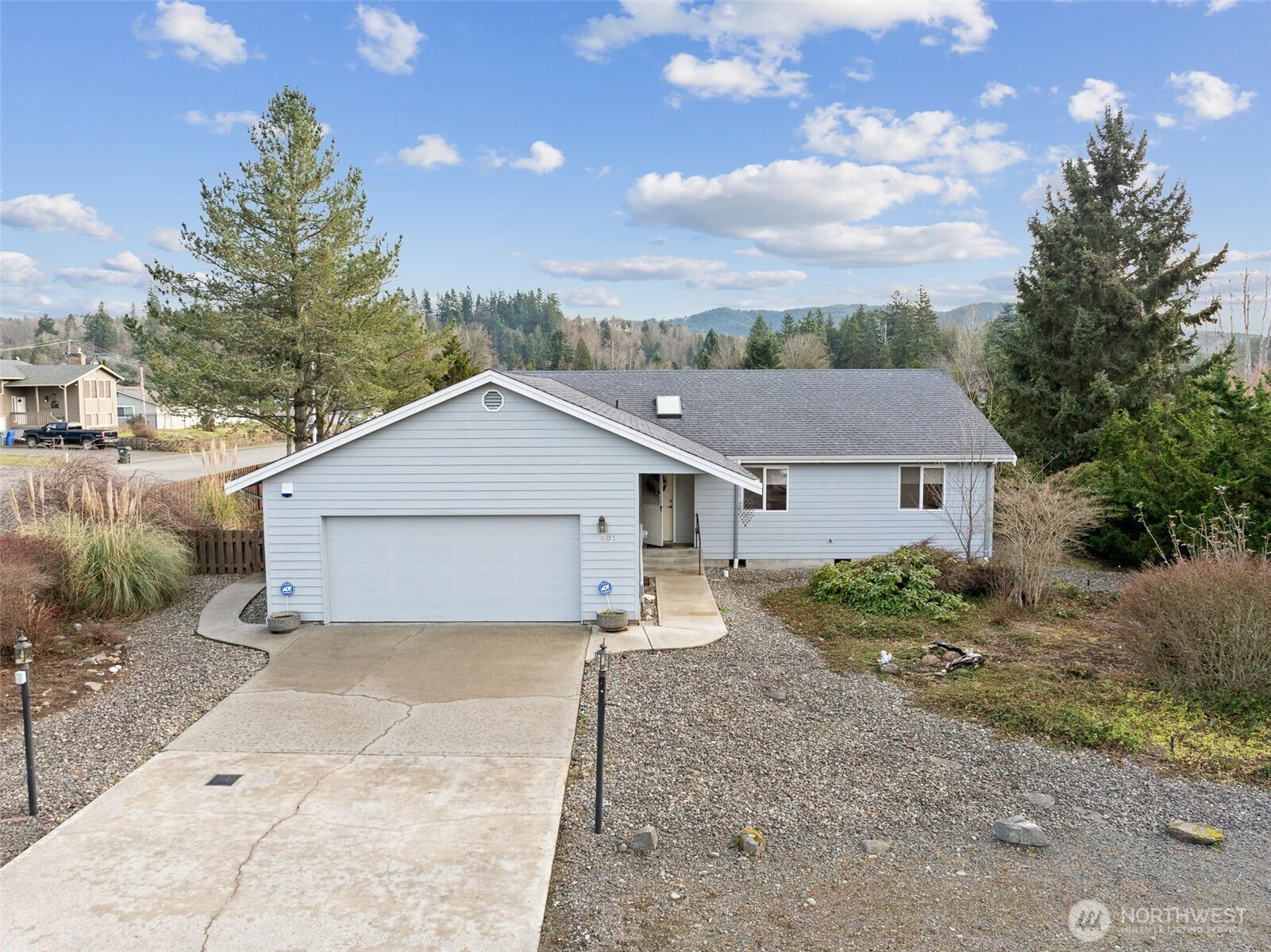 601 Williams Court W