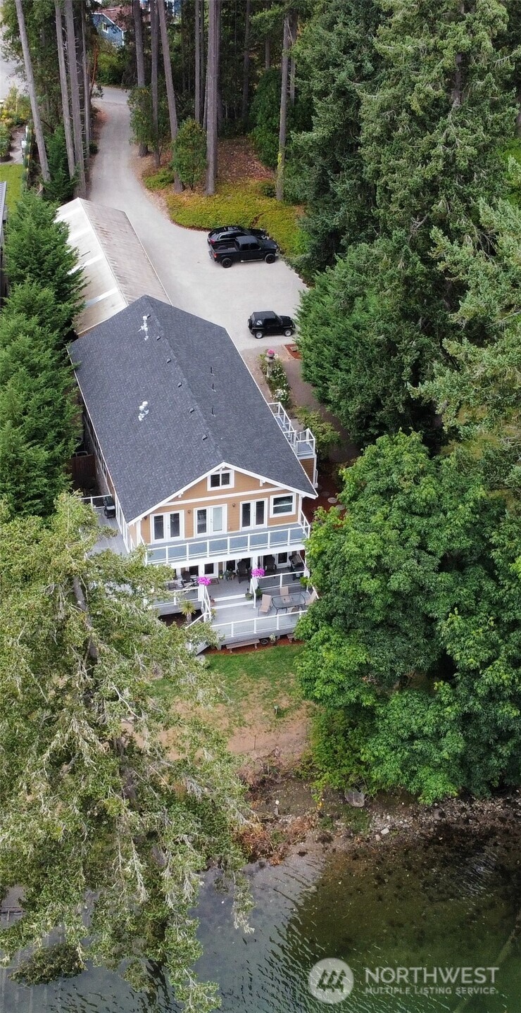 5744 Lagoon Lane NW
