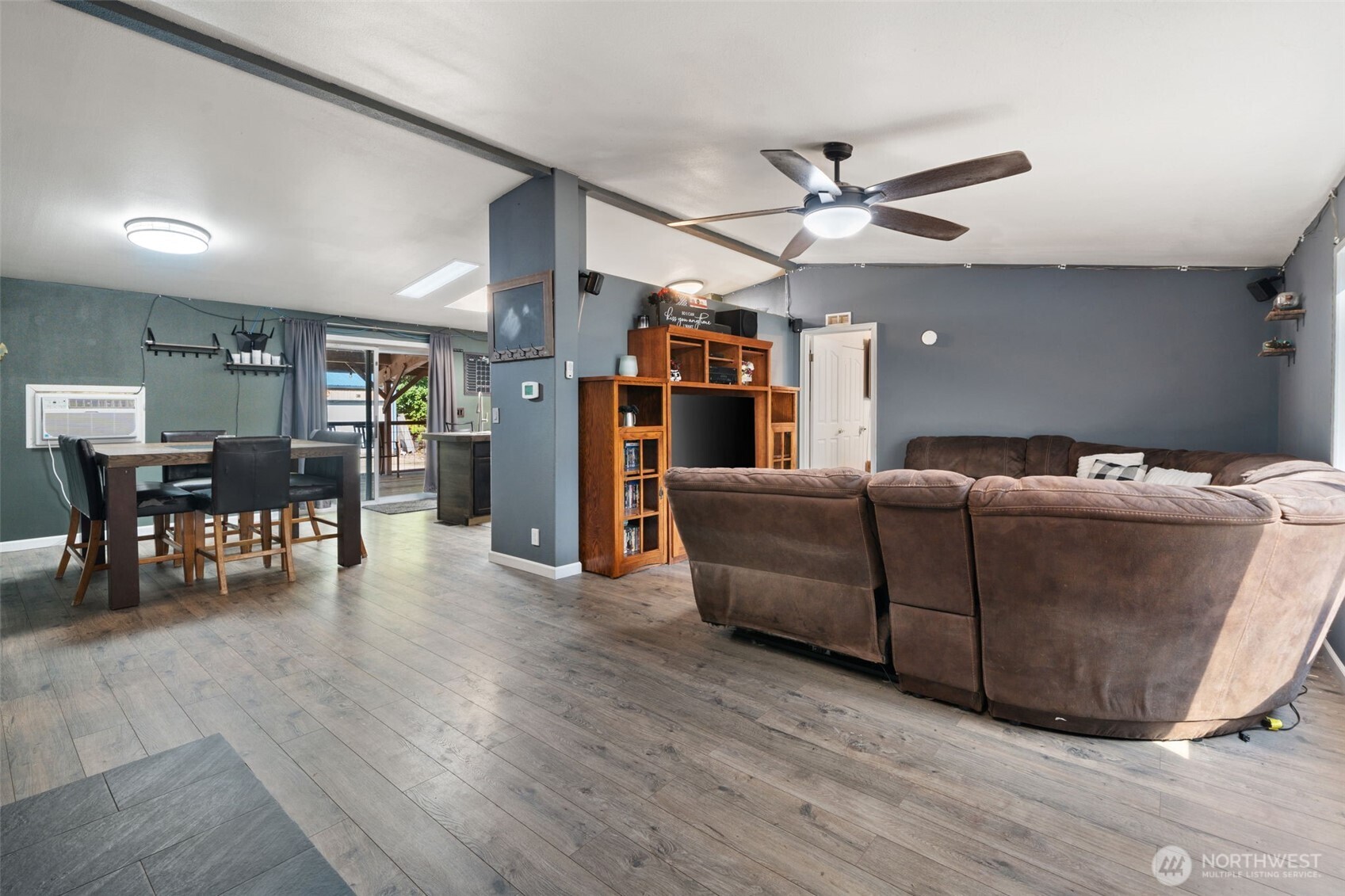 391 NE Larson Lake Road