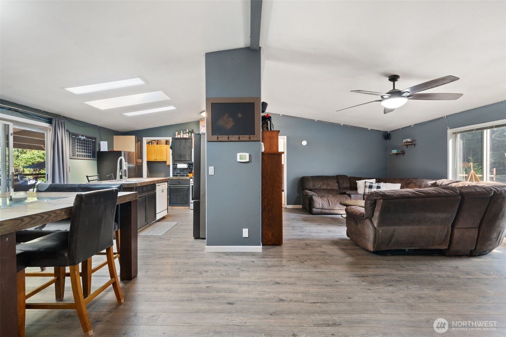 391 NE Larson Lake Road
