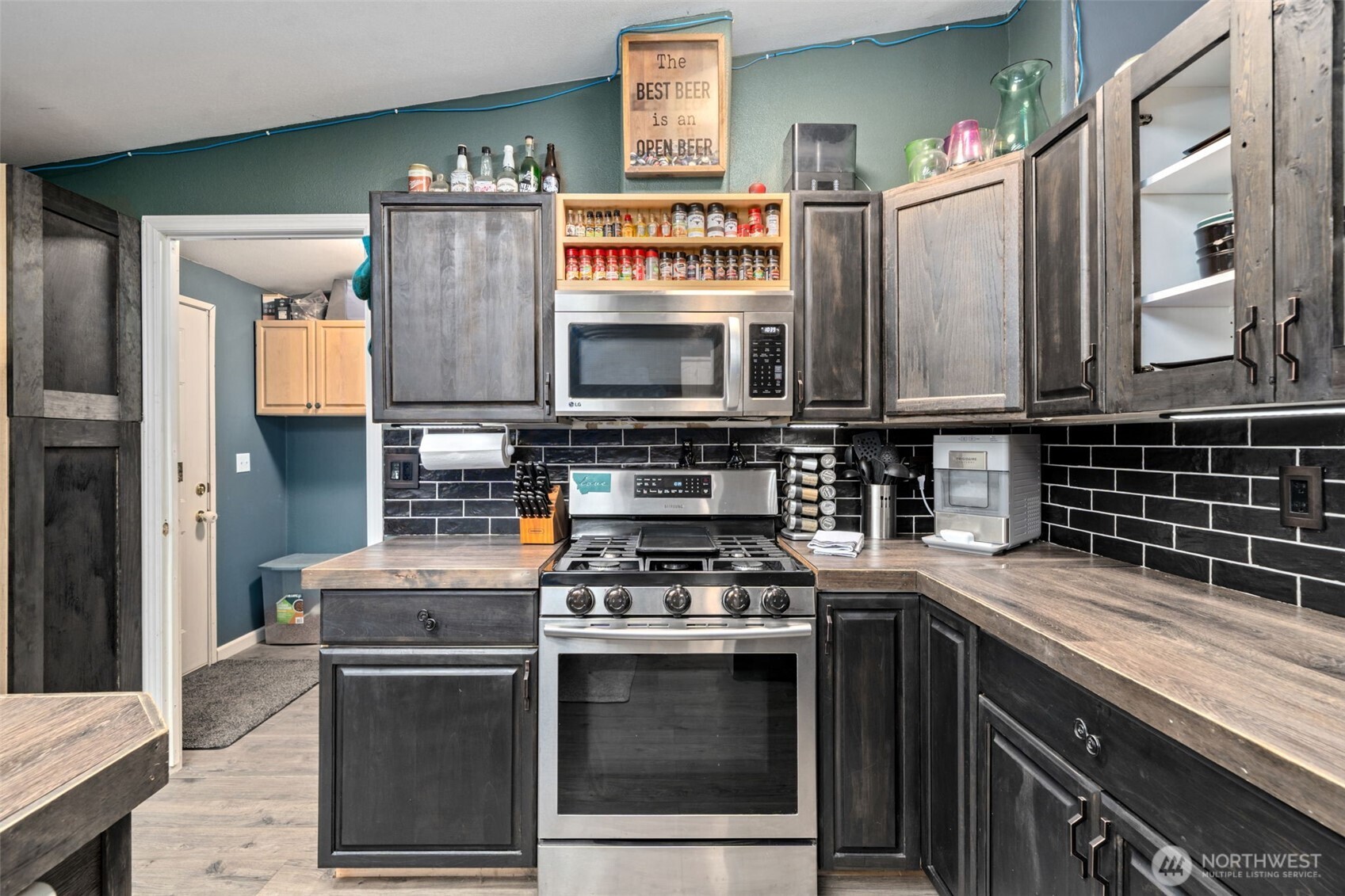 391 NE Larson Lake Road
