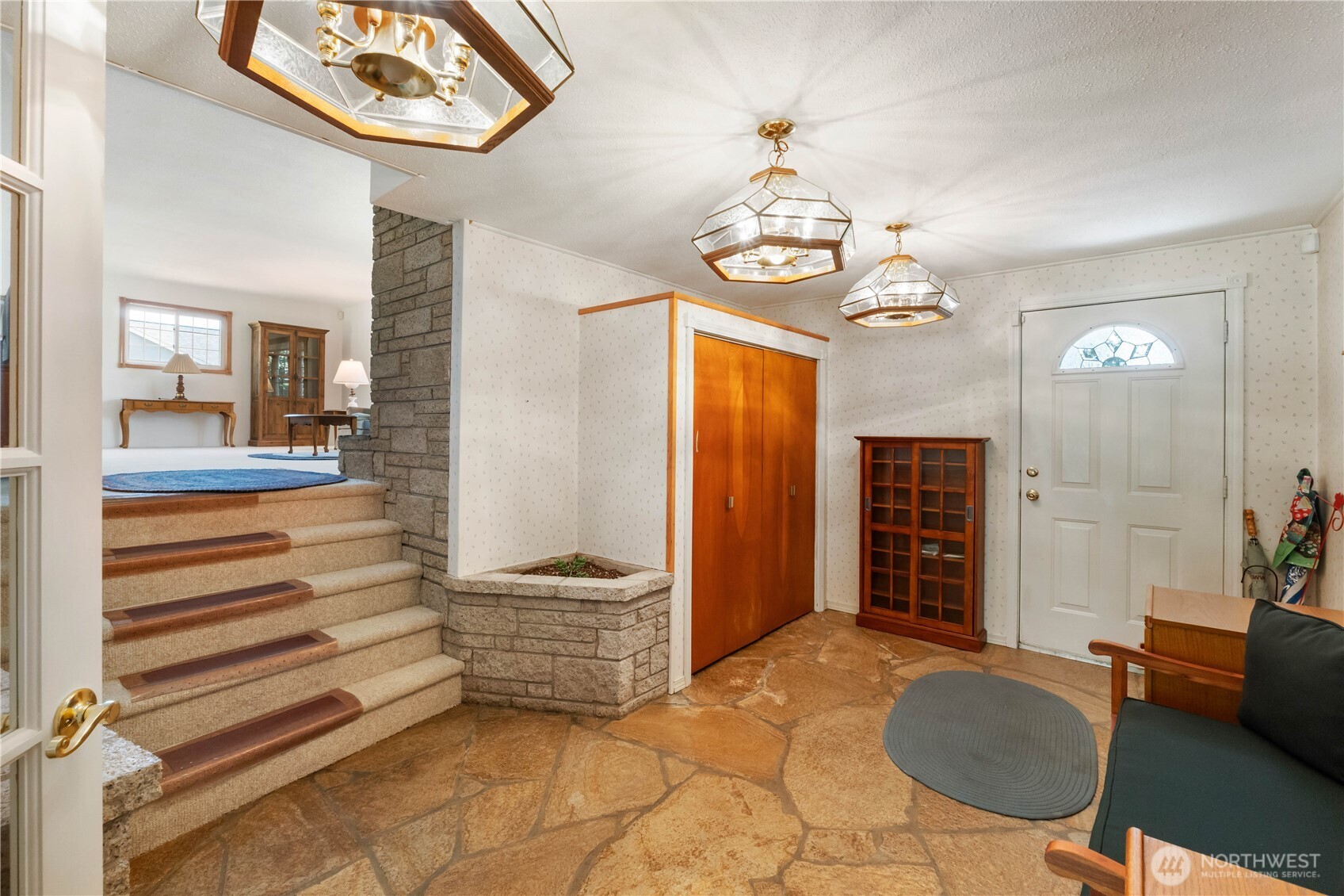 121 Hillcrest Drive