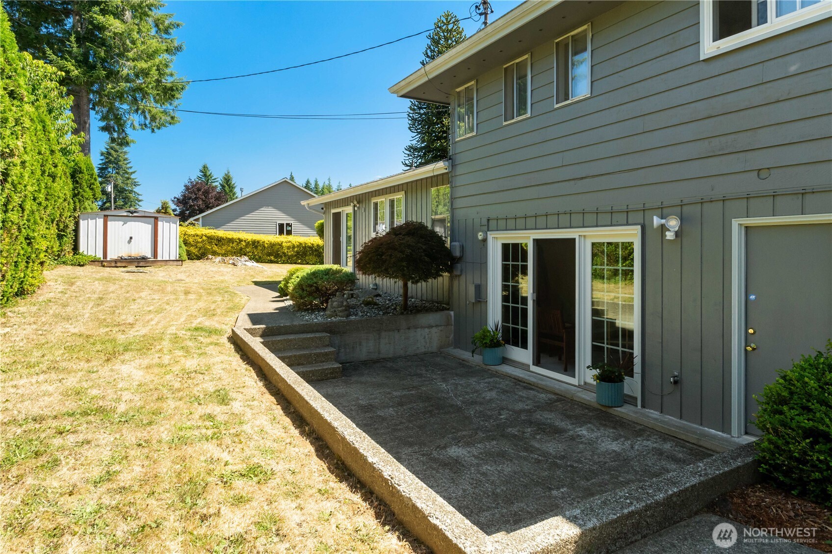121 Hillcrest Drive