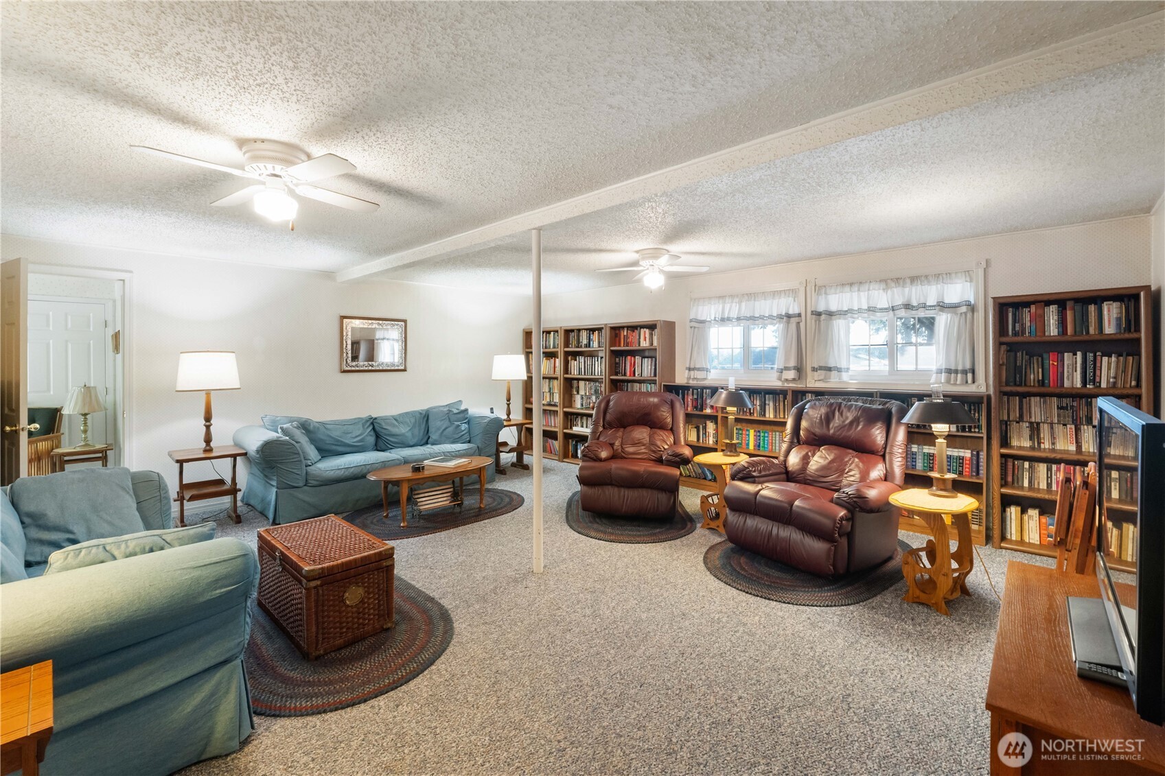 121 Hillcrest Drive