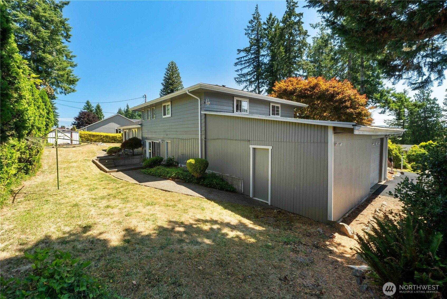 121 Hillcrest Drive