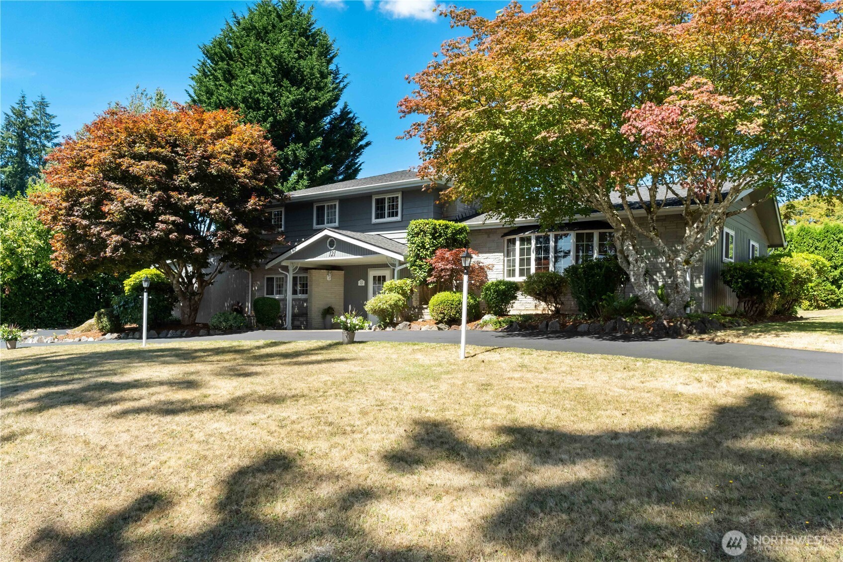 121 Hillcrest Drive