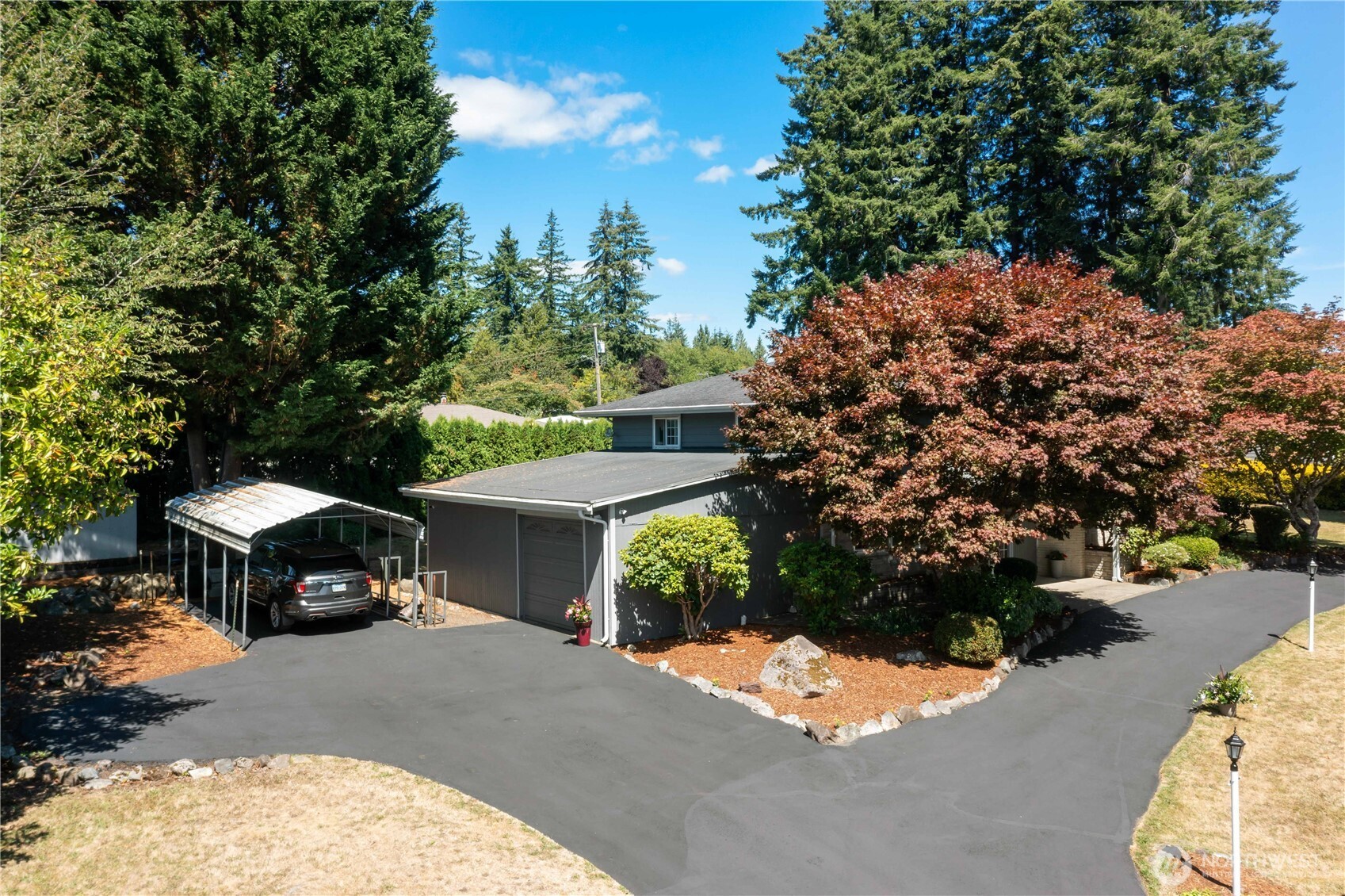 121 Hillcrest Drive