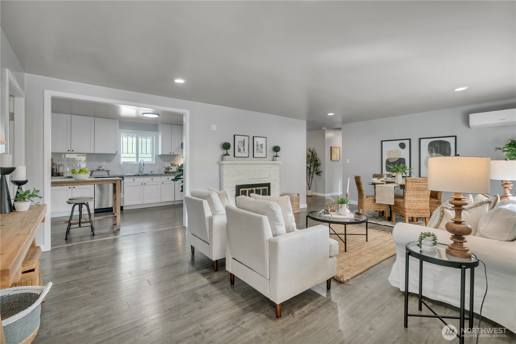 3501 S Webster St