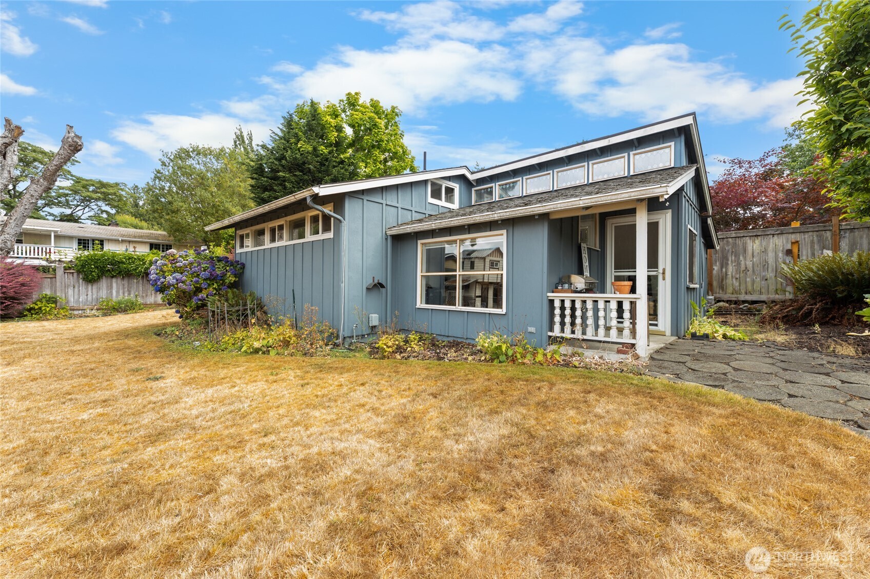 8520 32nd Street W