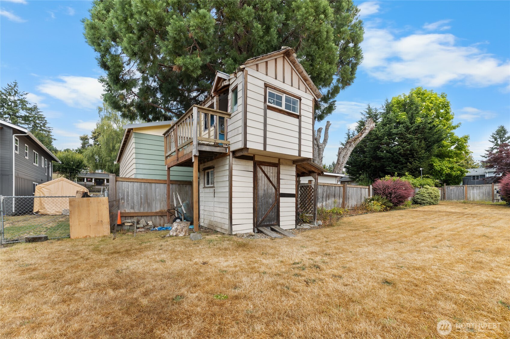 8520 32nd Street W