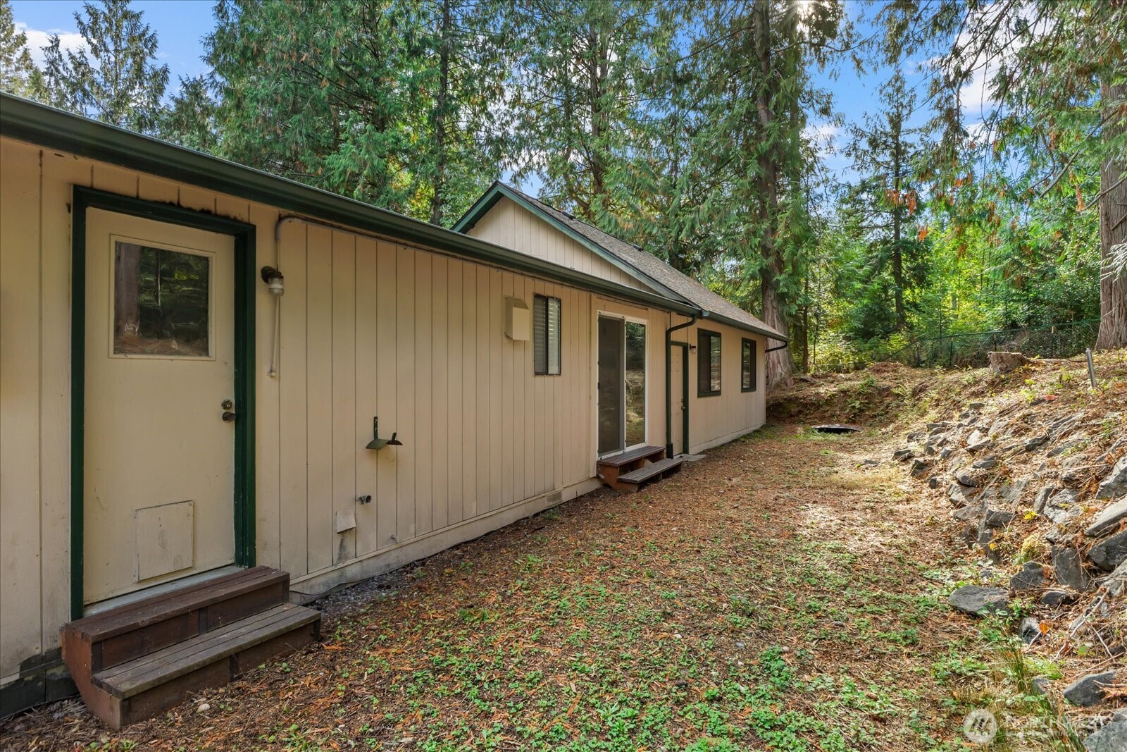 796 NW Cedar Lane
