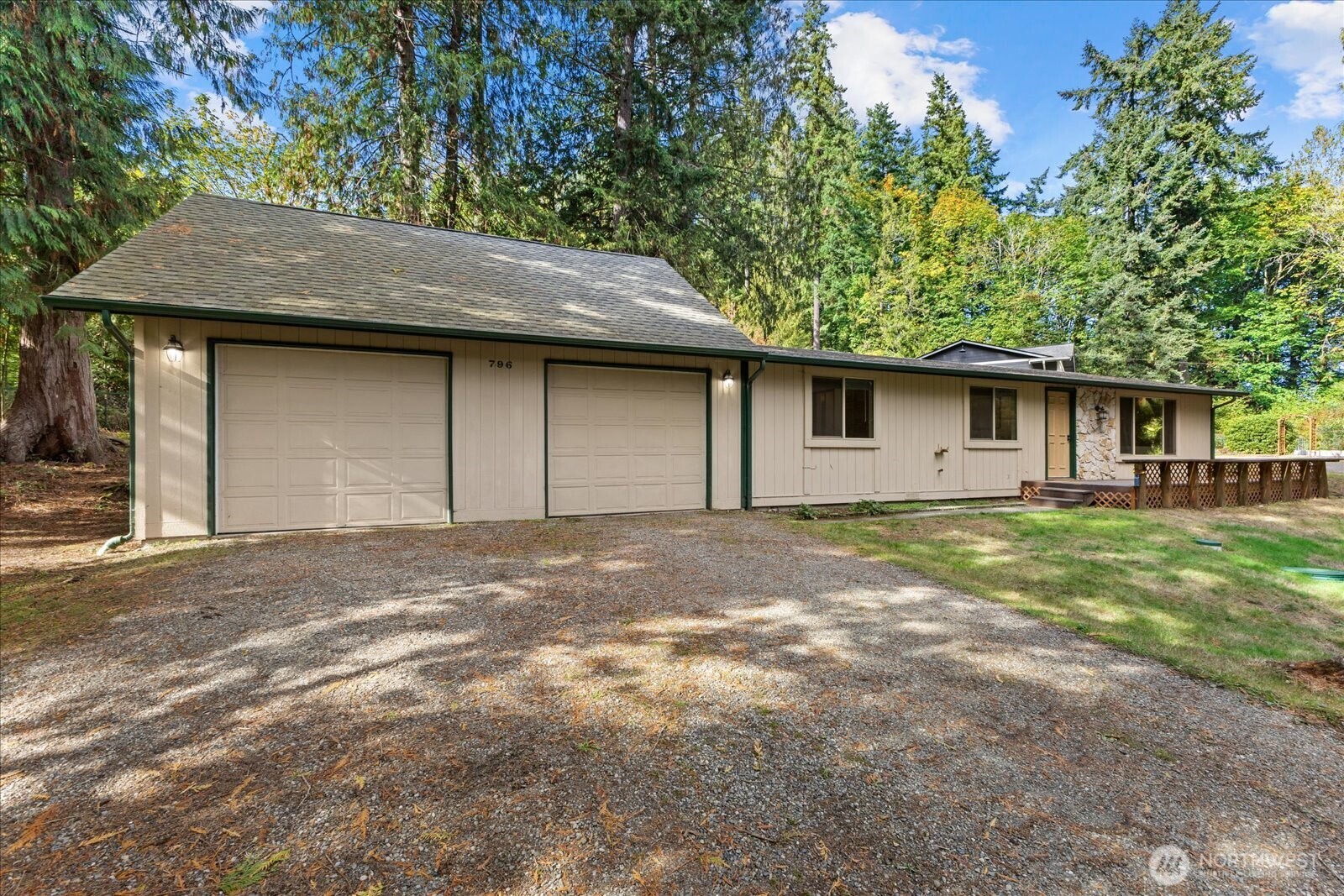796 NW Cedar Lane