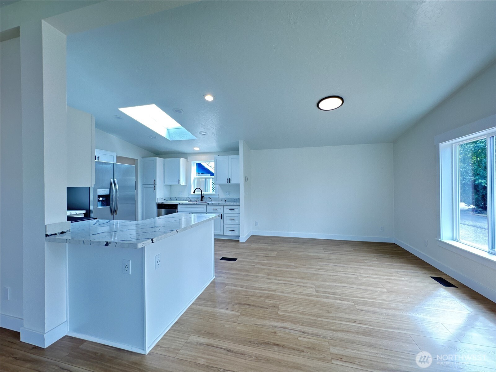 1821 75th Street E Unit: 5