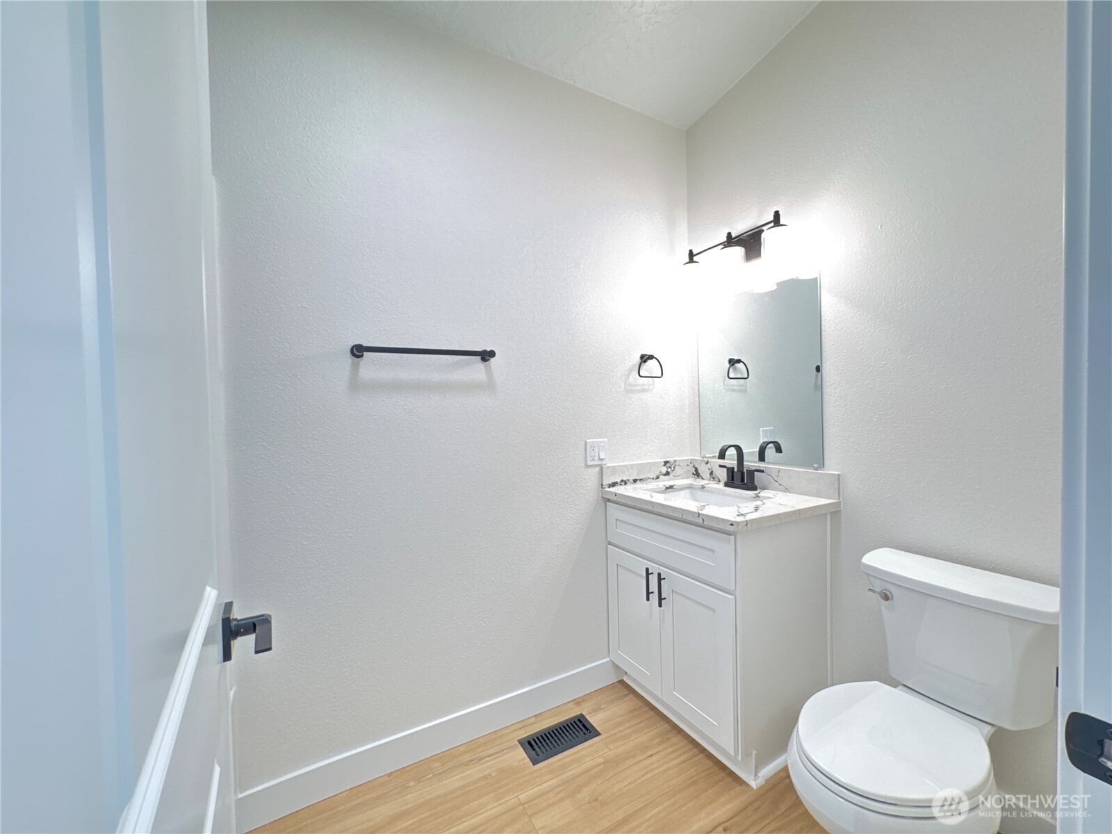 1821 75th Street E Unit: 5