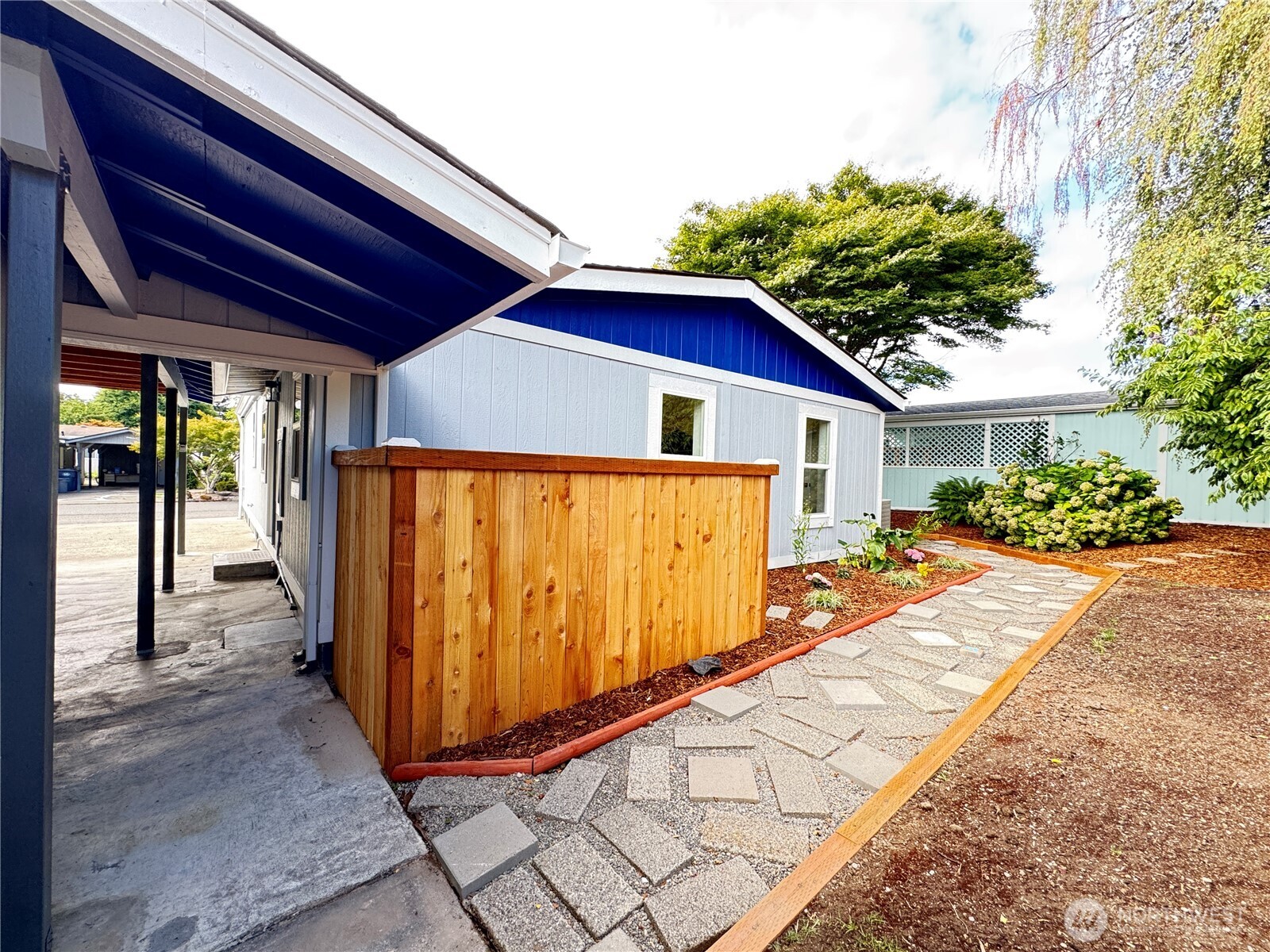 1821 75th Street E Unit: 5