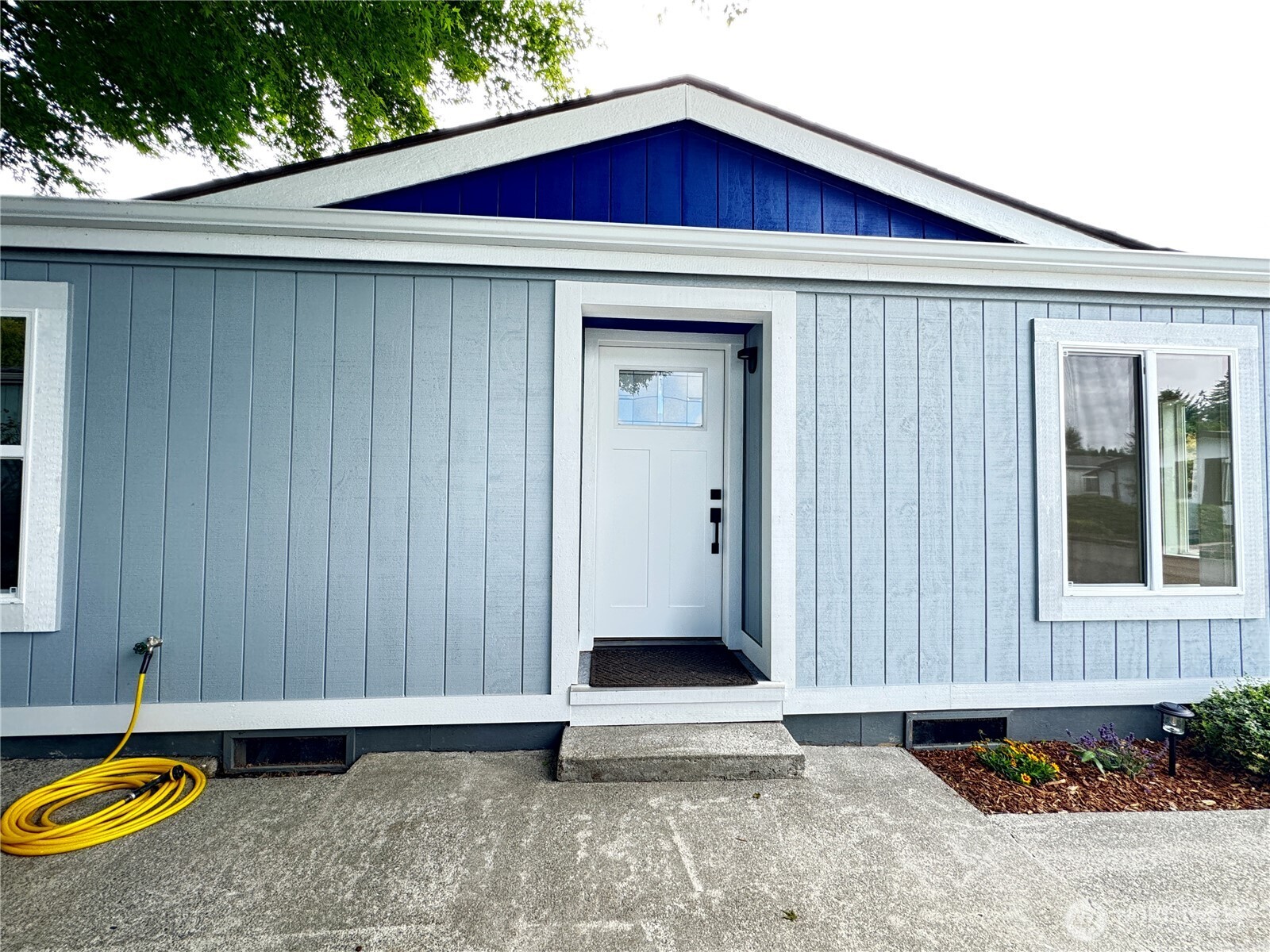 1821 75th Street E Unit: 5