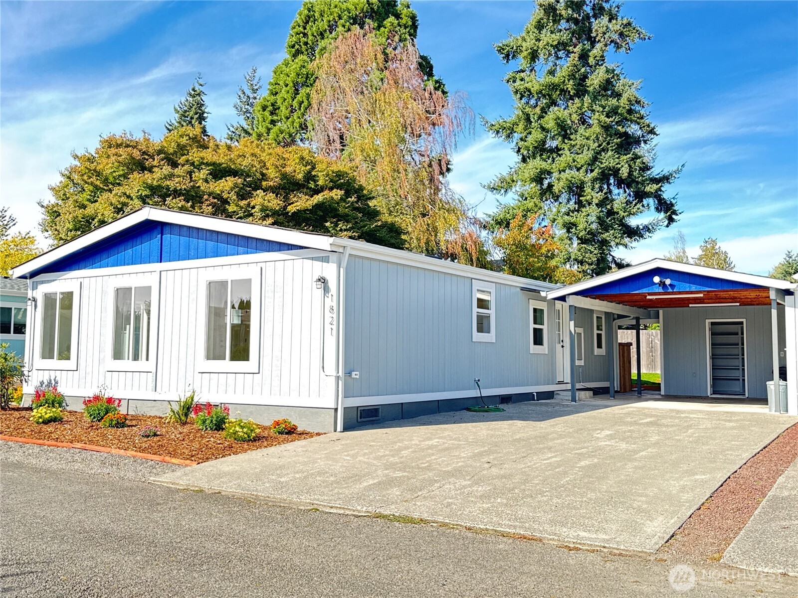 1821 75th Street E Unit: 5
