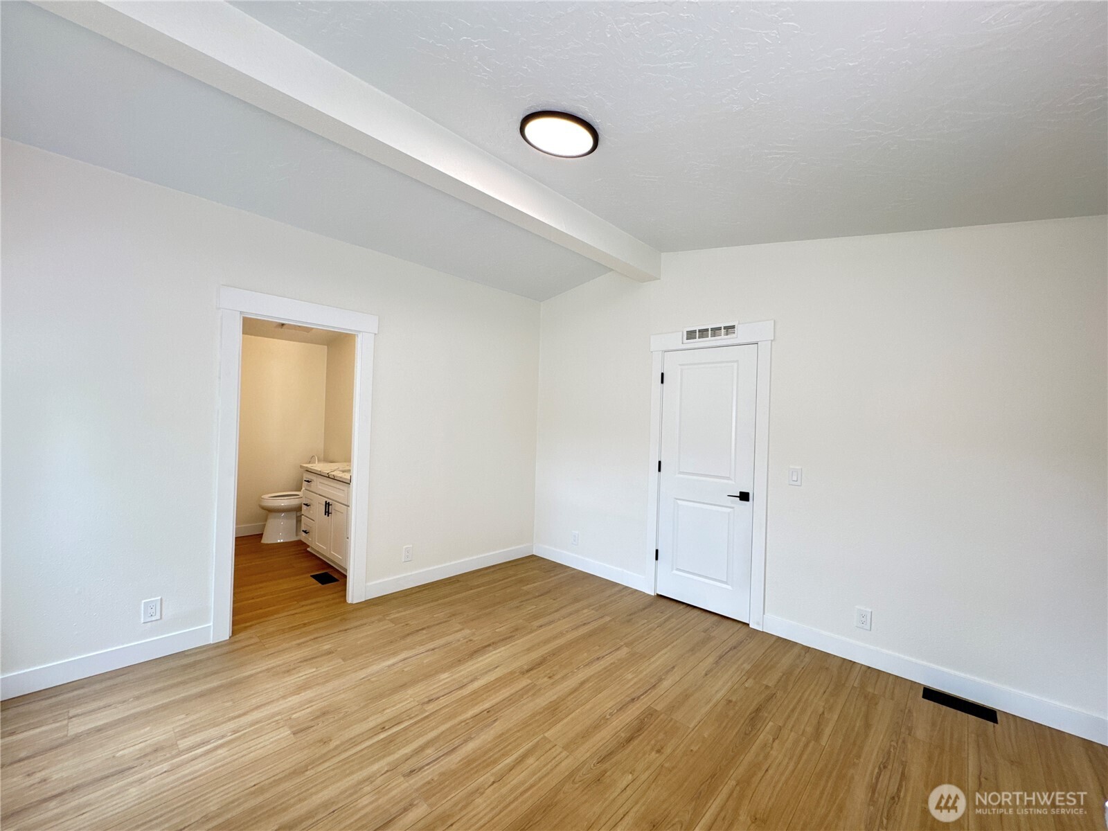 1821 75th Street E Unit: 5