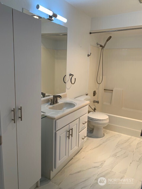 14435 NE 40 Street Unit: B101