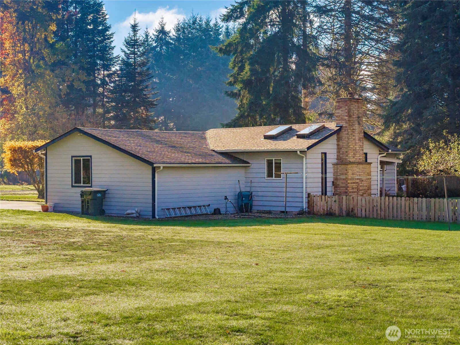 8825 Old Highway 99 SE