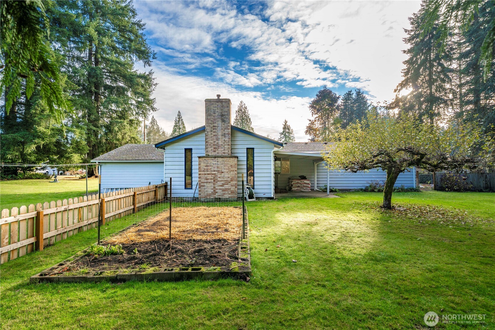 8825 Old Highway 99 SE
